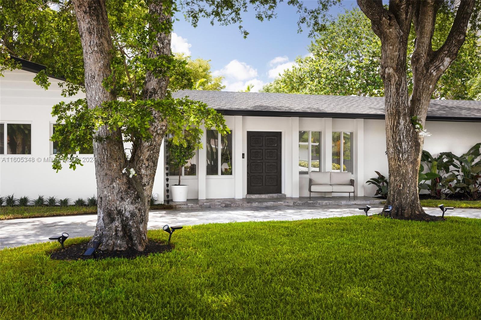 PATRICIA MANOR - Residential