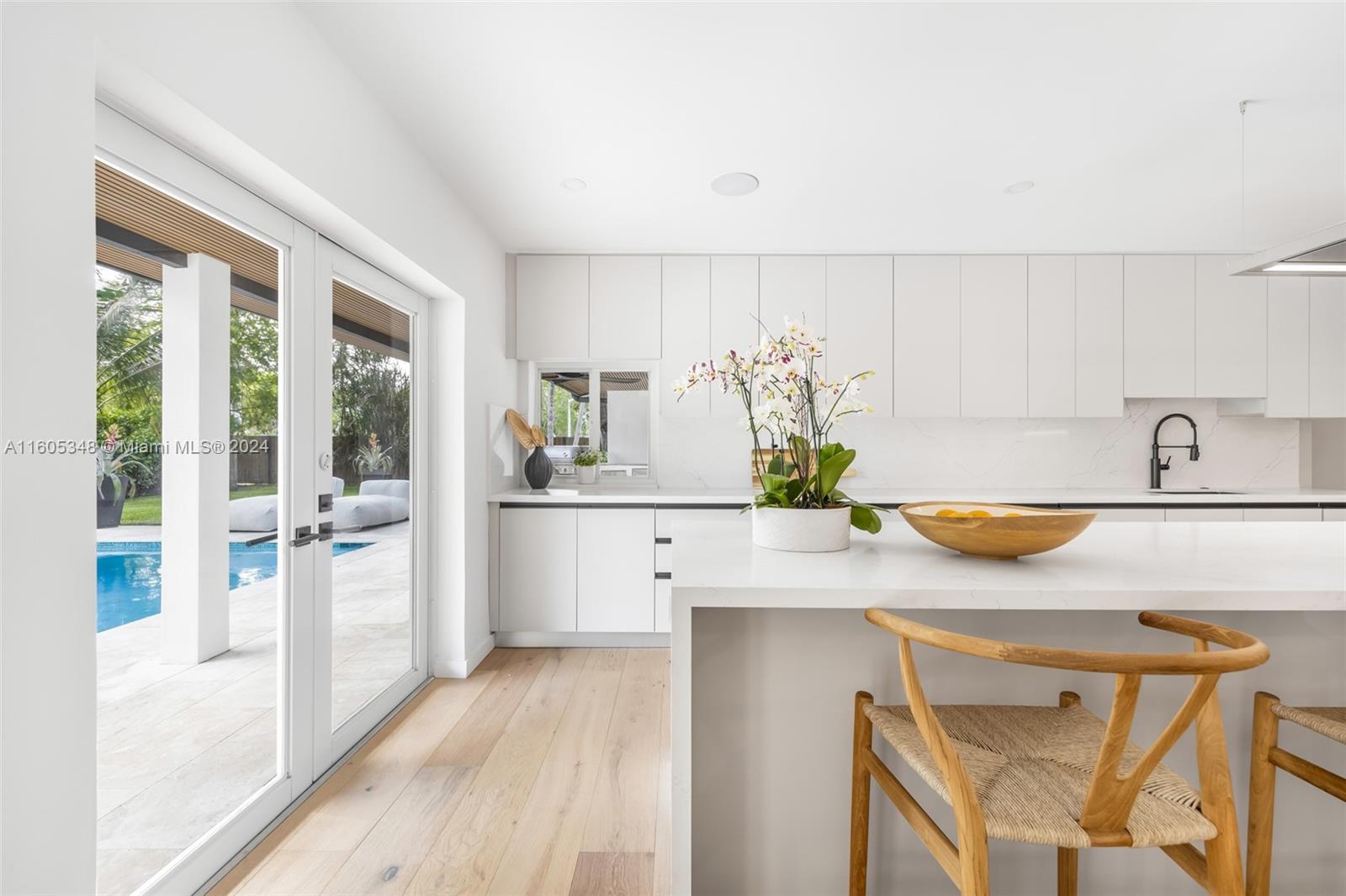 PATRICIA MANOR - Residential