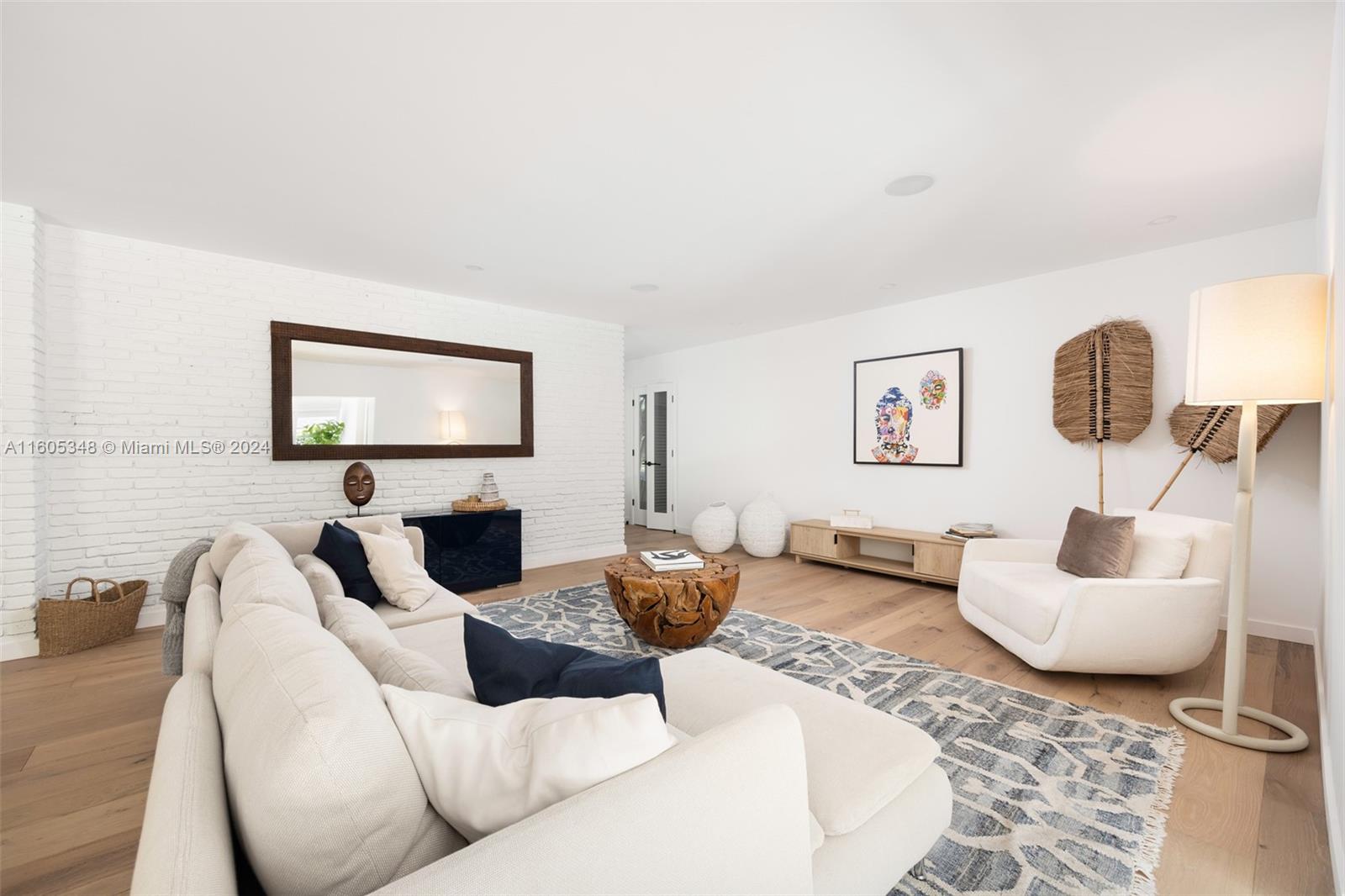 PATRICIA MANOR - Residential