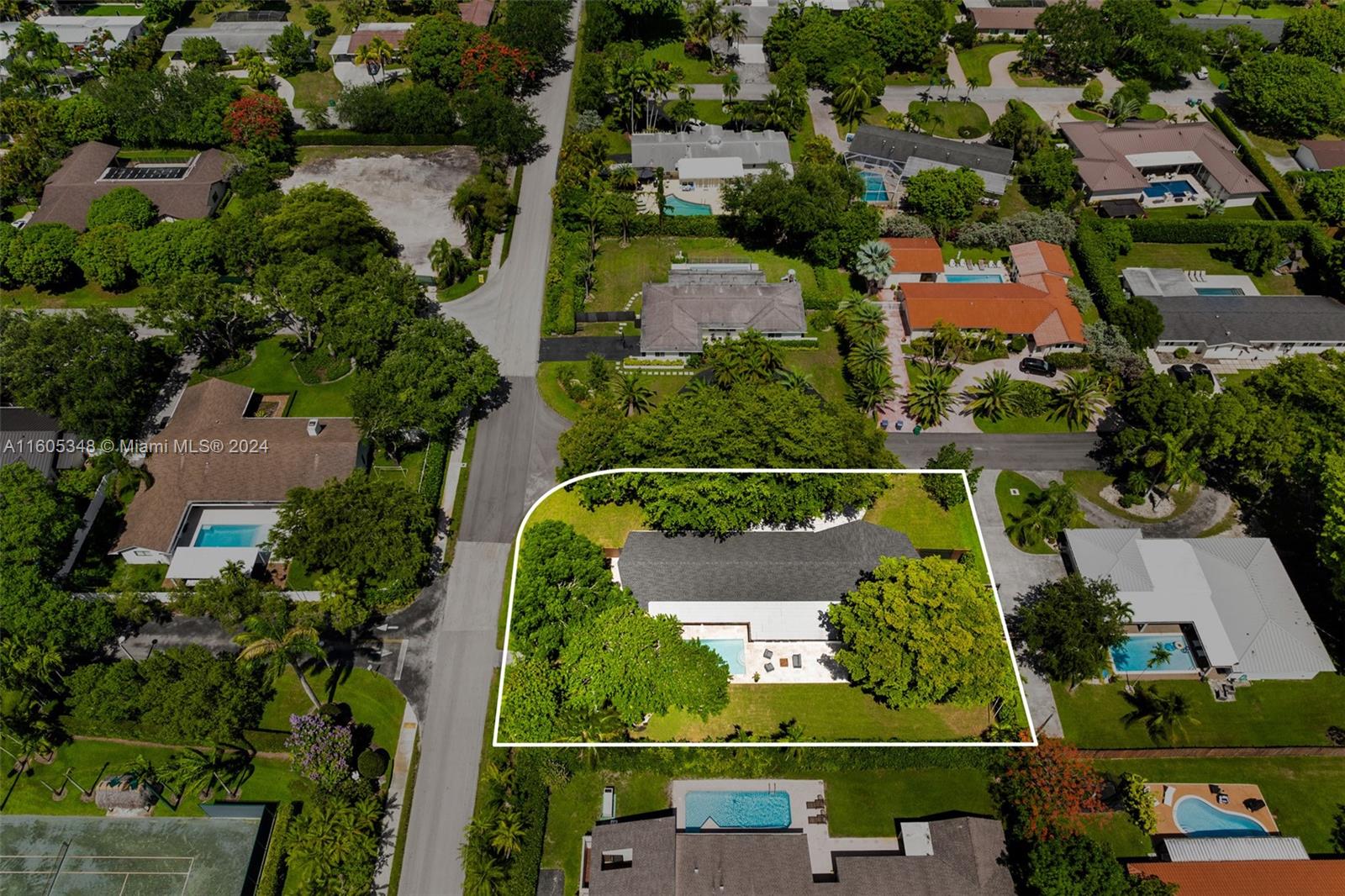 PATRICIA MANOR - Residential