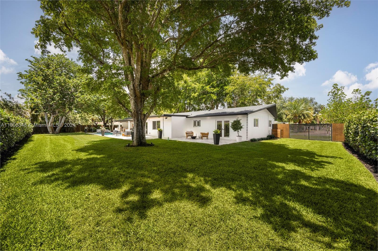 PATRICIA MANOR - Residential