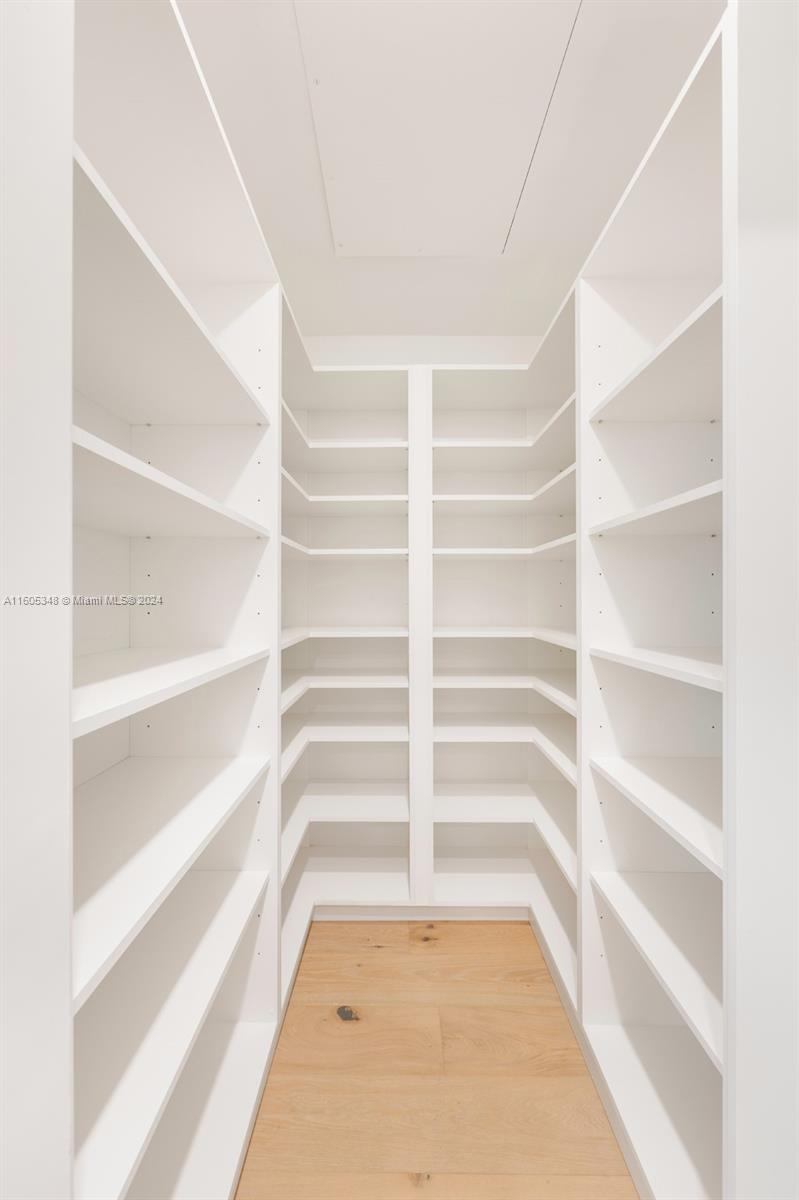 PATRICIA MANOR - Residential