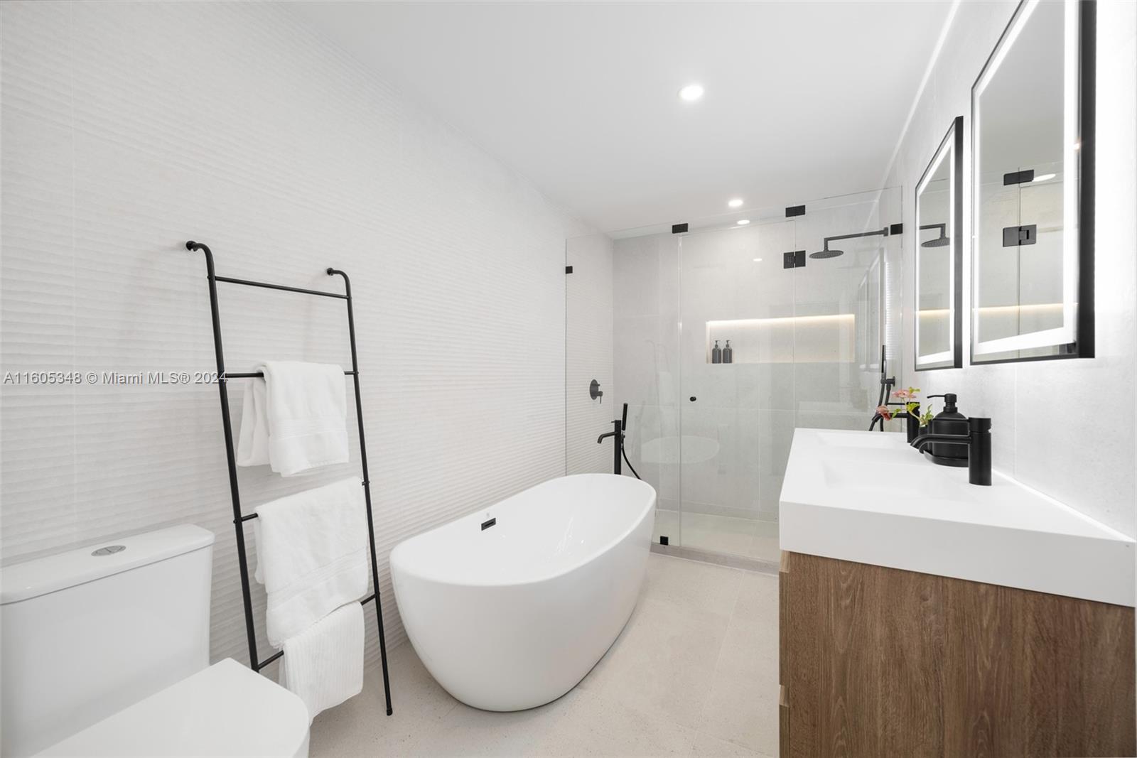 PATRICIA MANOR - Residential