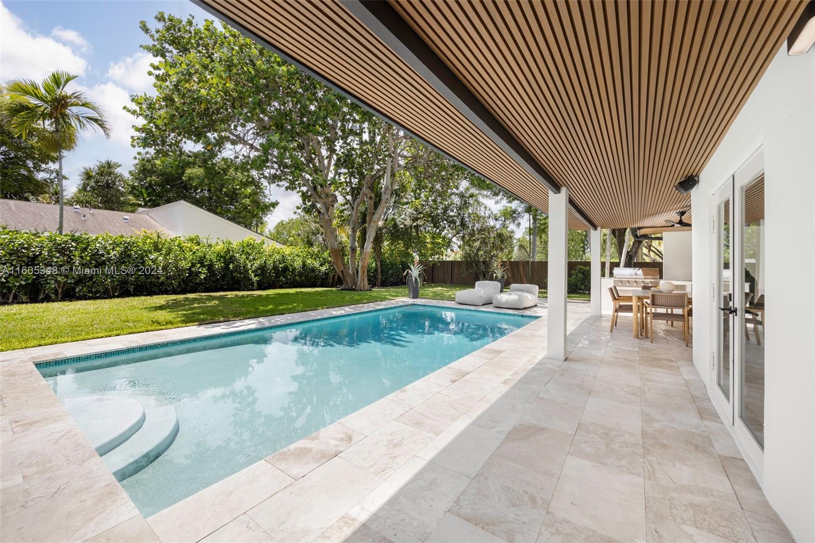 PATRICIA MANOR - Residential