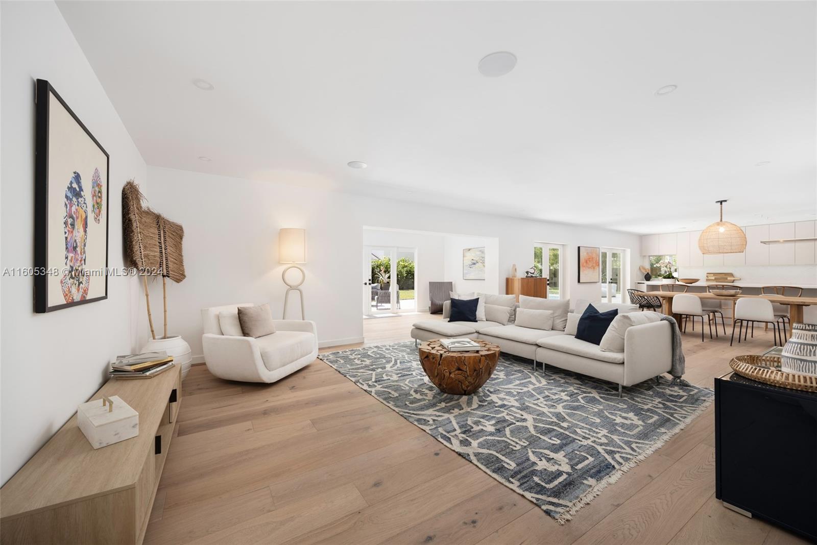 PATRICIA MANOR - Residential