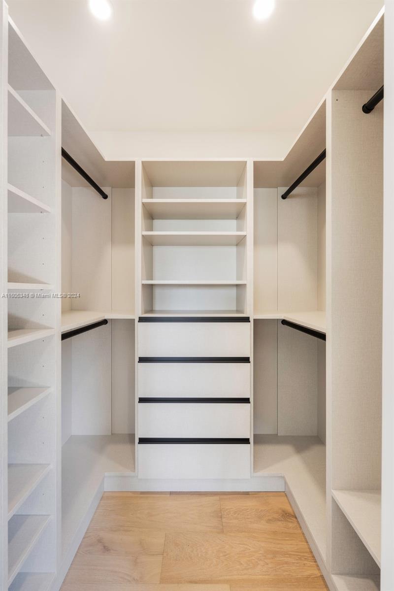 PATRICIA MANOR - Residential