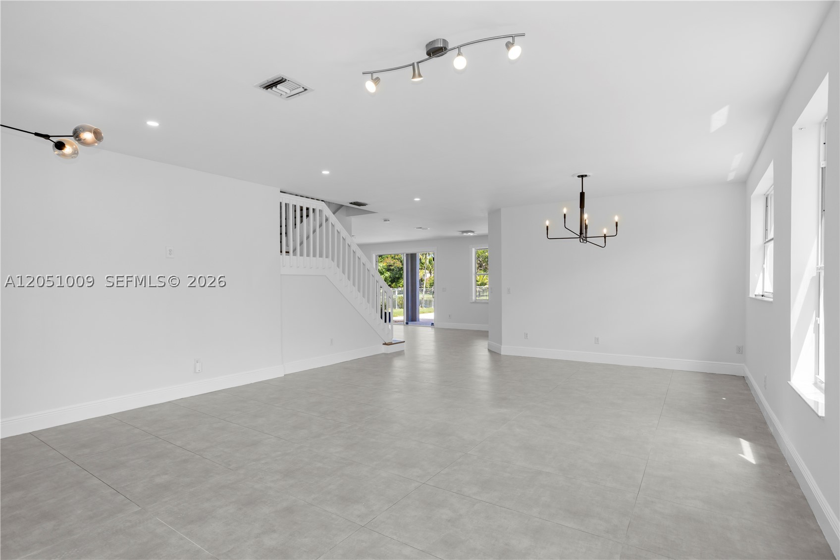 4303 Diamond Row