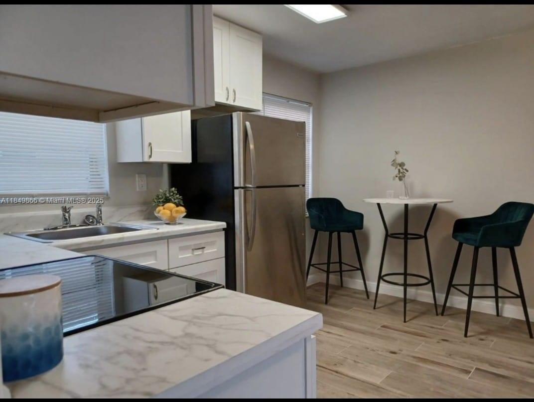 Spacious and clean, remodeled One Bedroom and TWO BATHS with enclosed yard. Bright kitchen with new appliances. Has extra area for storage. Close to Gulfstream and Mardi Gras. Close to Beaches and also Hollywood downtown. Please contact Paul or Gabriel by email. MUST SEE.