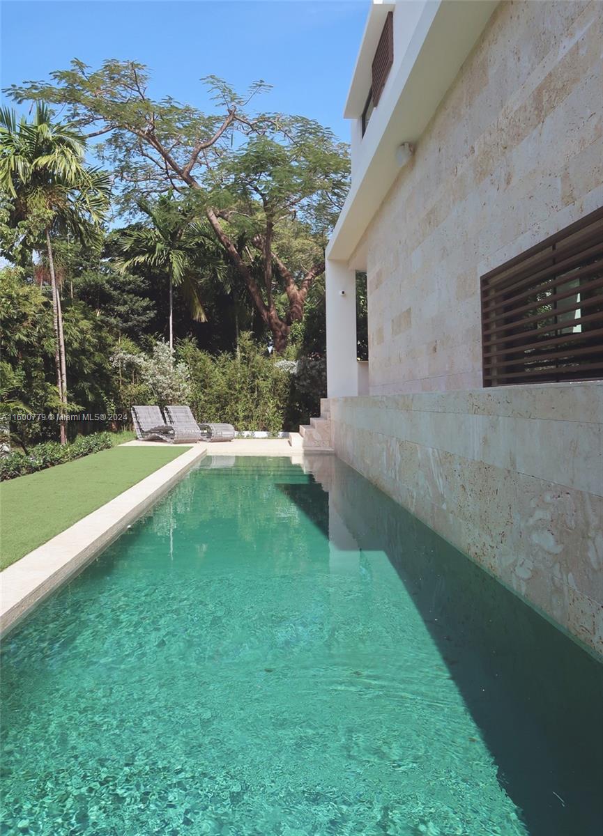 NAUTILUS EXTENSION 3RD - Residential