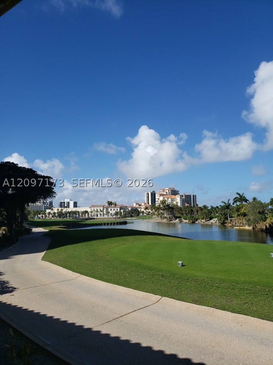 20200 W Country Club Dr 109