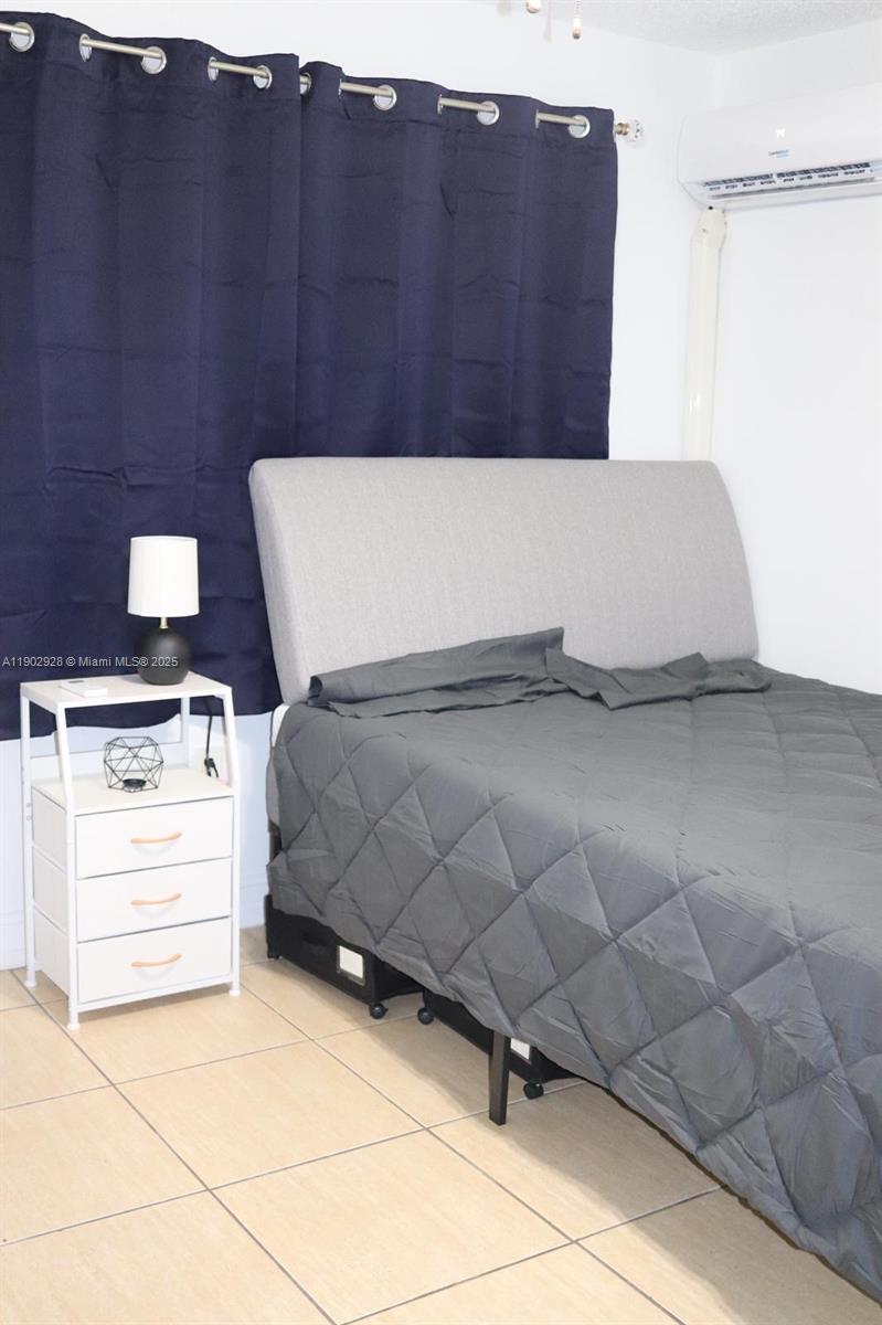 COUNTRY LAKE MANORS SEC 2 - Residential Lease