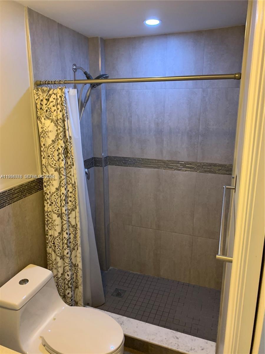 HIALEAH DEER PARK ADDN - Residential Lease