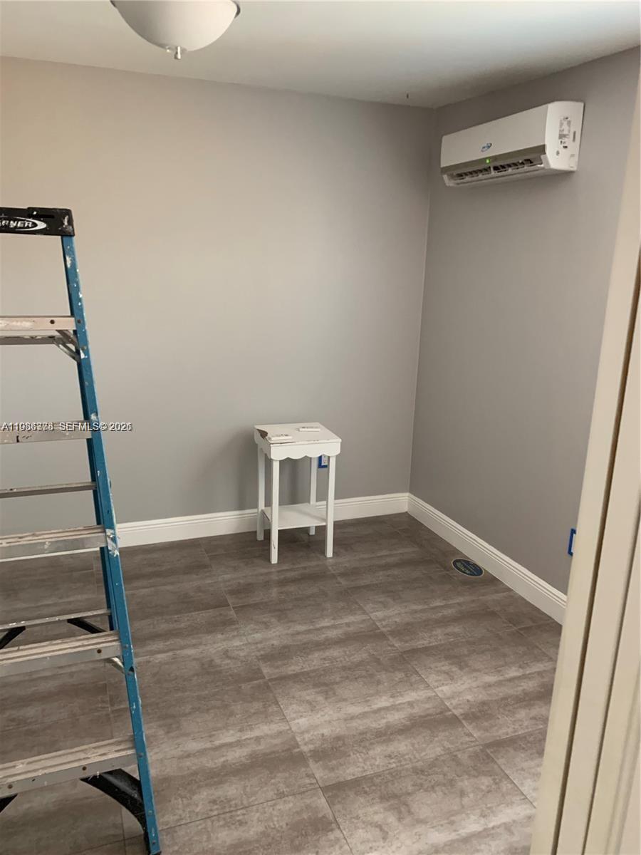 HIALEAH DEER PARK ADDN - Residential Lease