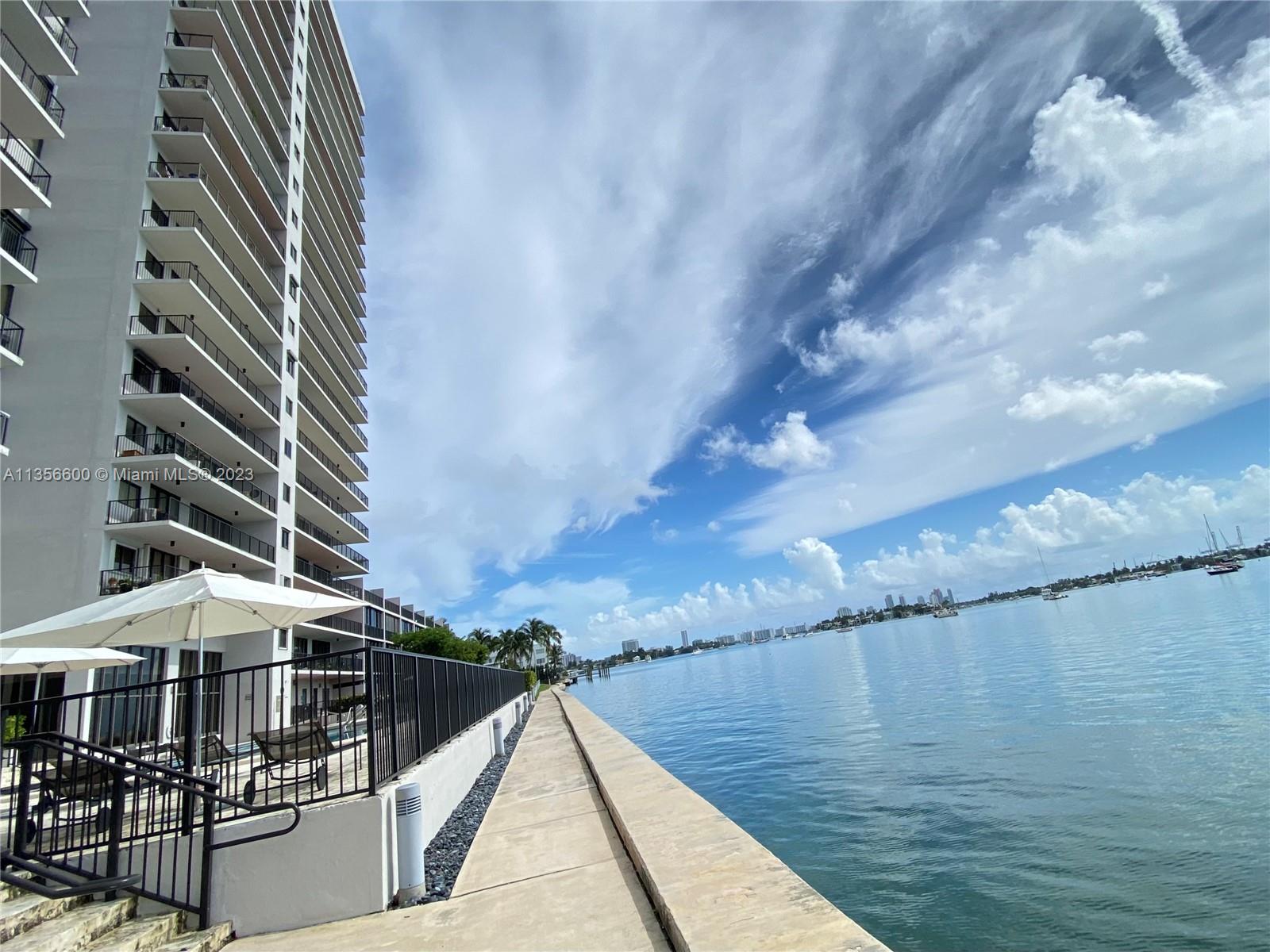 ONE THOUSAND VENETIAN WAY - Residential