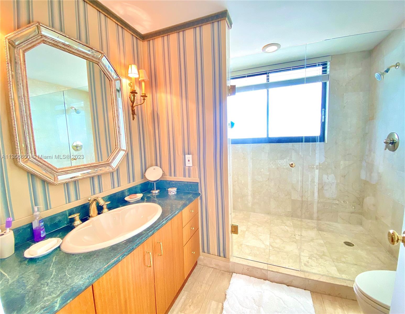 ONE THOUSAND VENETIAN WAY - Residential