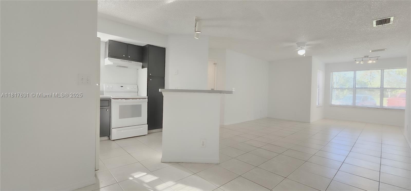Rental Property at 3380 N Pinewalk Dr N 1117, Margate, Broward County, Florida - Bedrooms: 2 
Bathrooms: 1  - $1,790 MO.