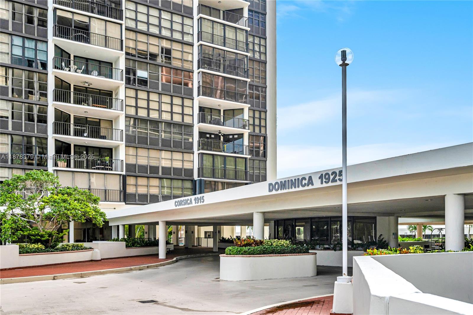 1925 Brickell Ave D1108