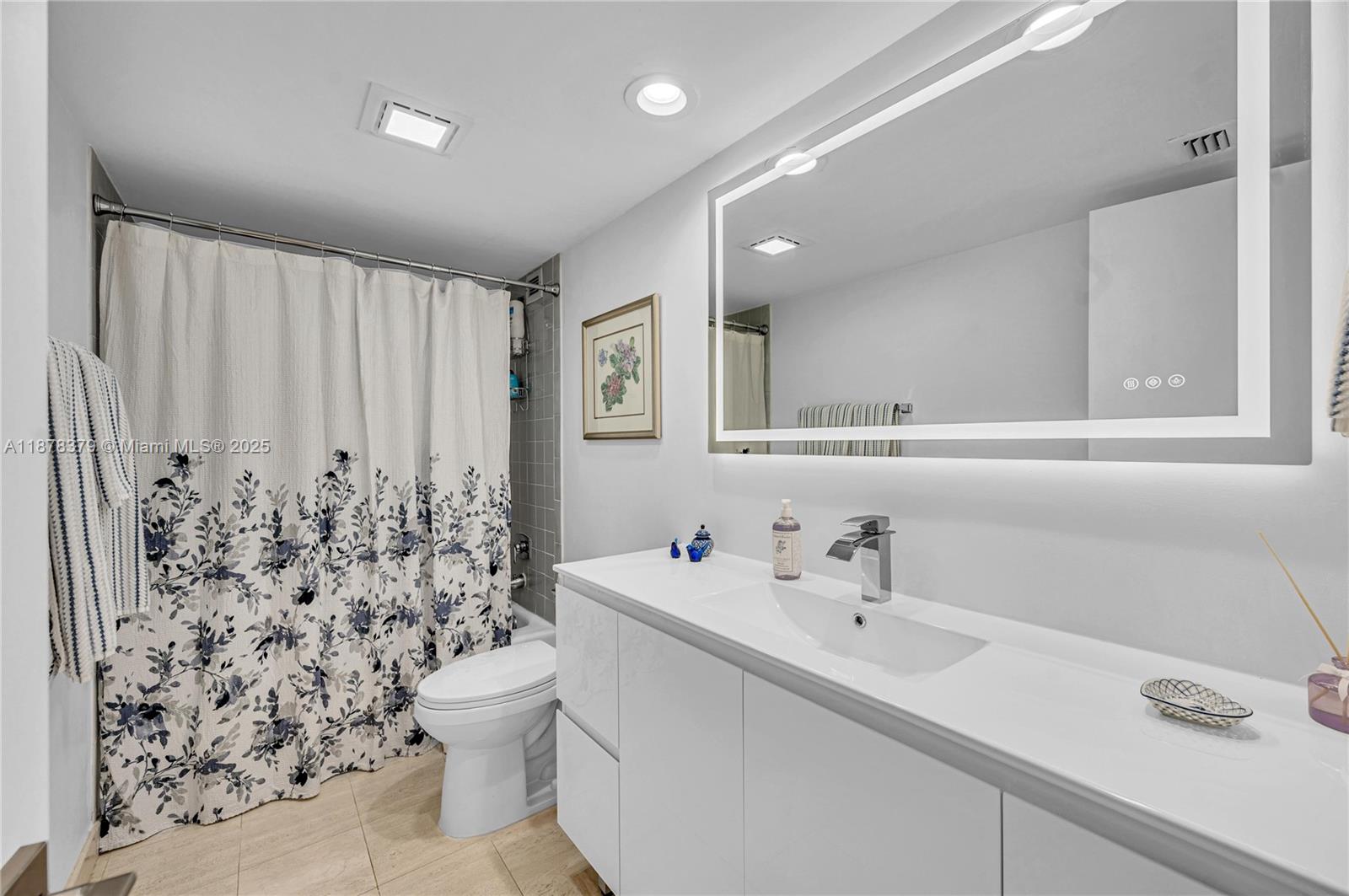 BRICKELL PLACE PHASE II C - Residential