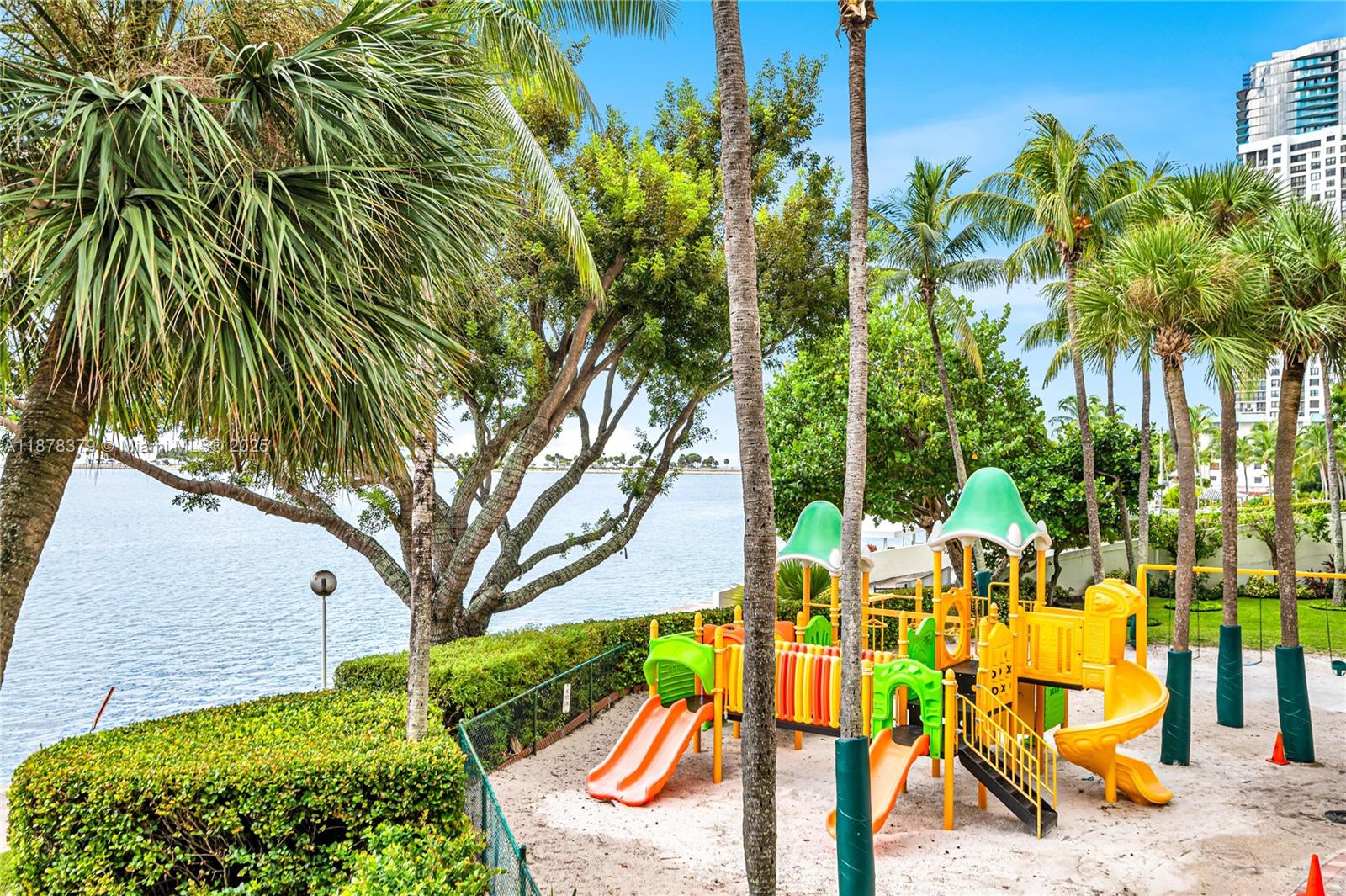 BRICKELL PLACE PHASE II C - Residential