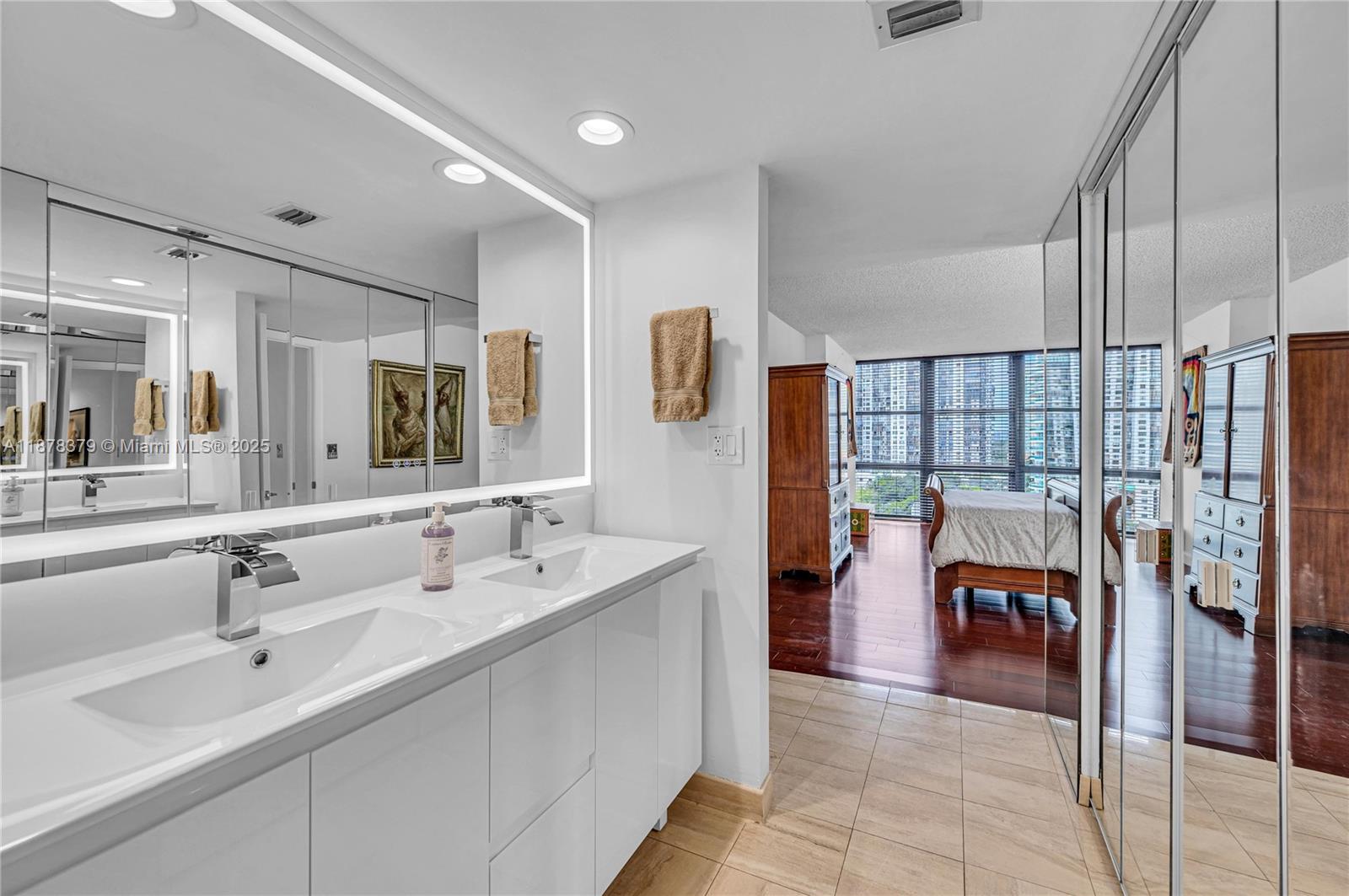 BRICKELL PLACE PHASE II C - Residential