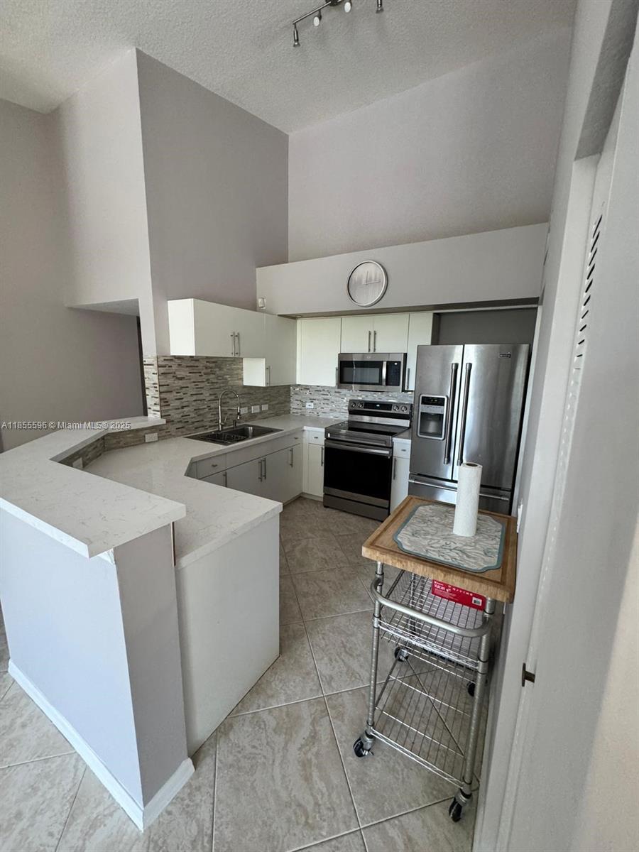 VILLA DEL SOL CONDO - Residential Lease