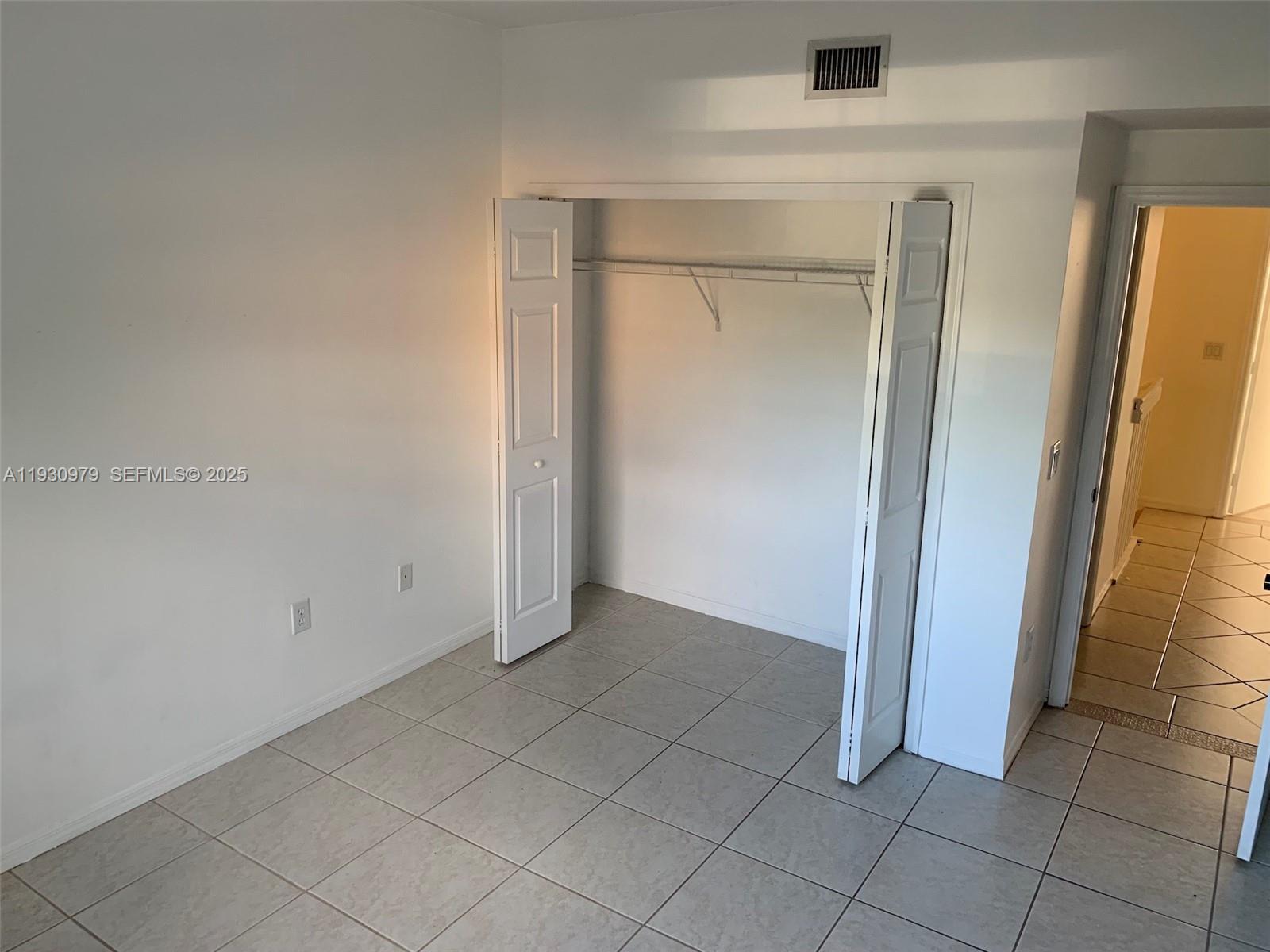 EGRET LAKES ESTATES SEC 2 - Residential Lease