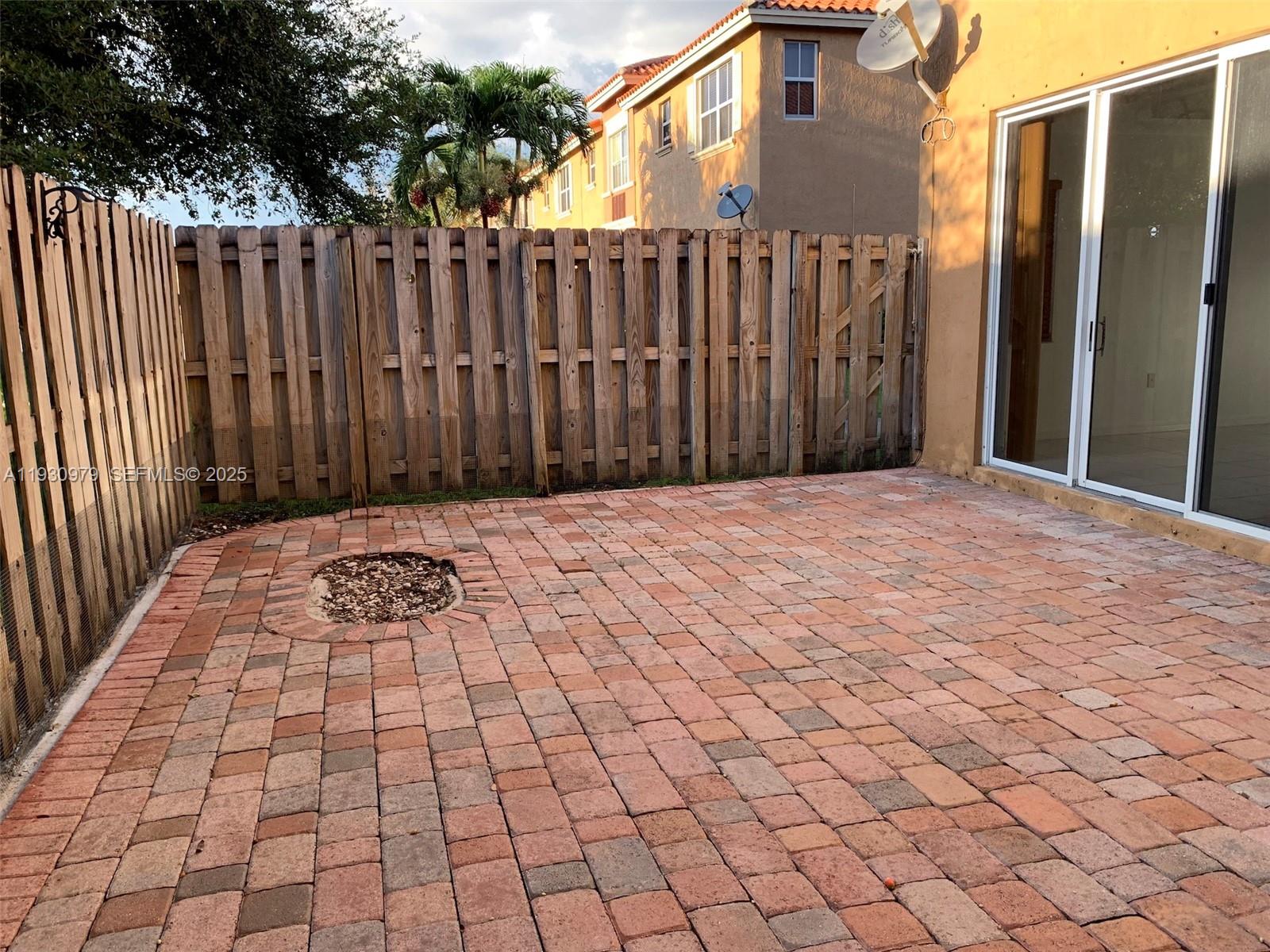 EGRET LAKES ESTATES SEC 2 - Residential Lease