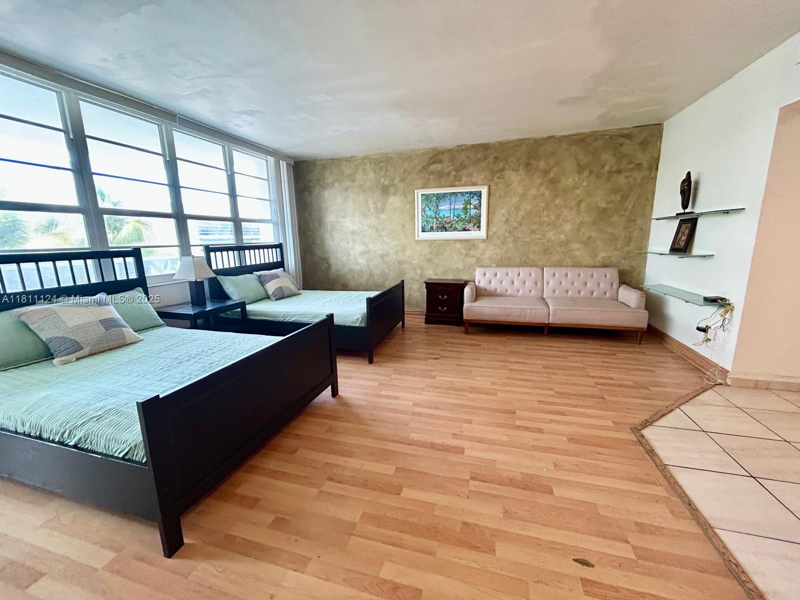 Rental Property at 100 Lincoln Rd 329, Miami Beach, Miami-Dade County, Florida - Bathrooms: 1  - $2,200 MO.