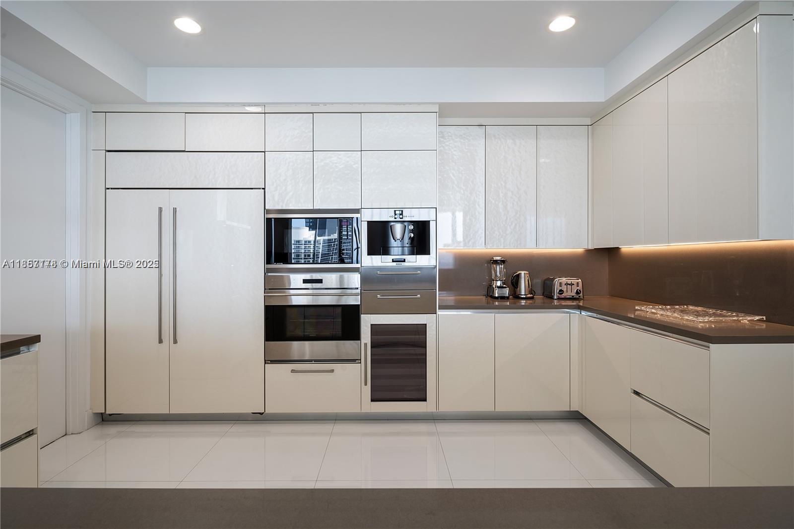 CHATEAU BEACH CONDO - Residential Lease