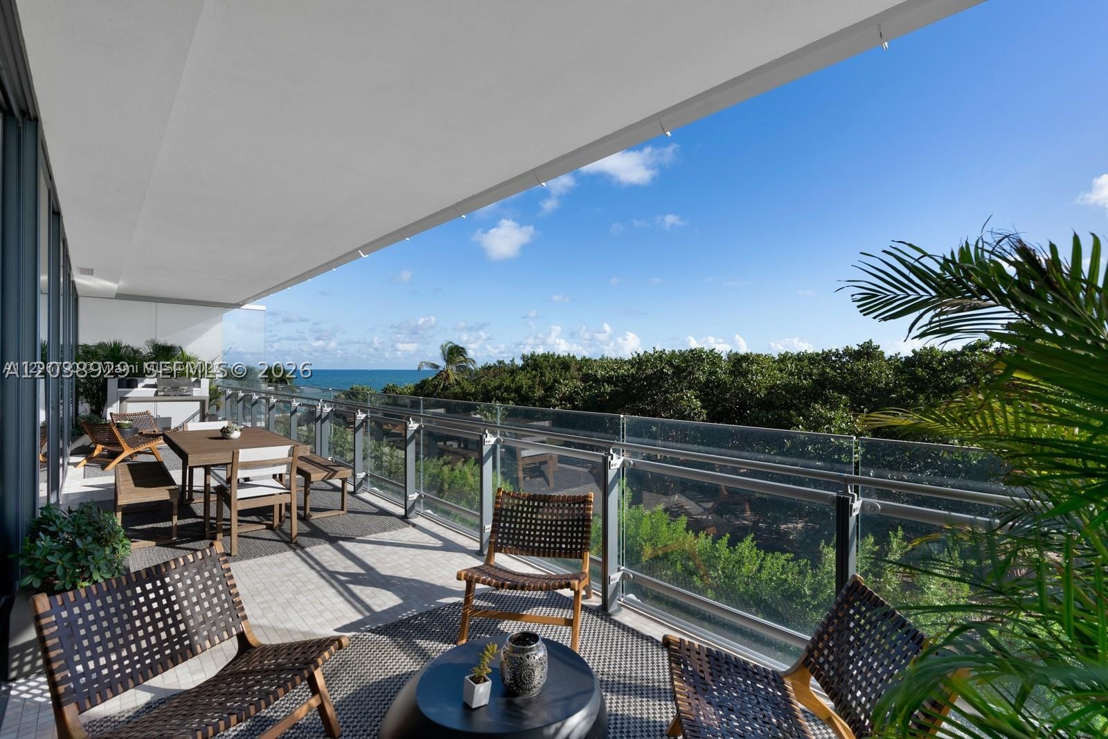 8701 Collins Ave 404