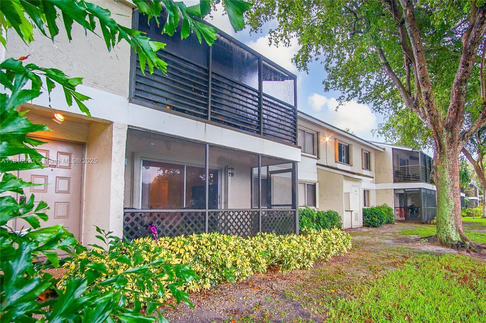 LAKE VIEW COZY 2BD/2BA unit in Gardens North of Pompano Beach! first floor unit with full size washer and dryer in unit!! Beautiful granite counter tops, white cabinets and vynil floors throughout . Spacious floor plan and bedrooms with plenty of closet space, master bedroom offers an en-suite bath with walk-in closet. There is an additional walk-in located in the main living area for extra storage. Community amenities include a heated pool, BBQ area, gym, clubhouse, handball and plenty of walking paths, with easy access to major roads, enjoy the benefits of local dining and shopping. Centrally located near the beach, Isles Casino and Golf and so much more! *Pet friendly*