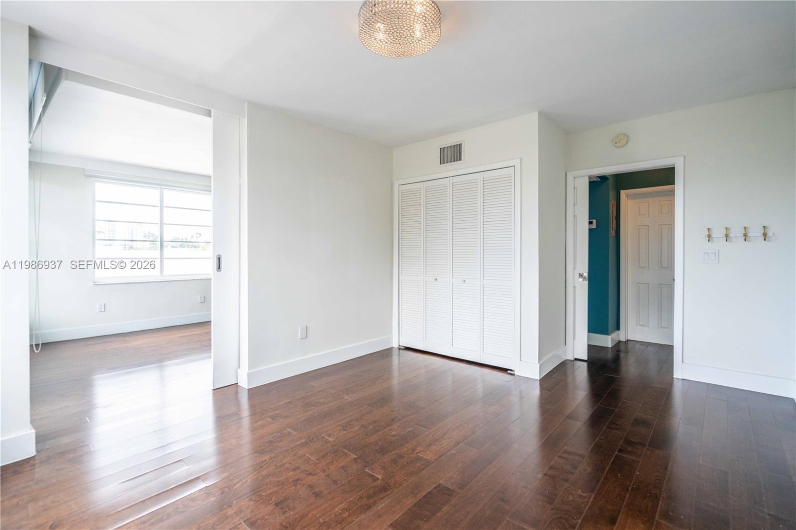 TOWER EAST INCORPORATED C - Residential Lease