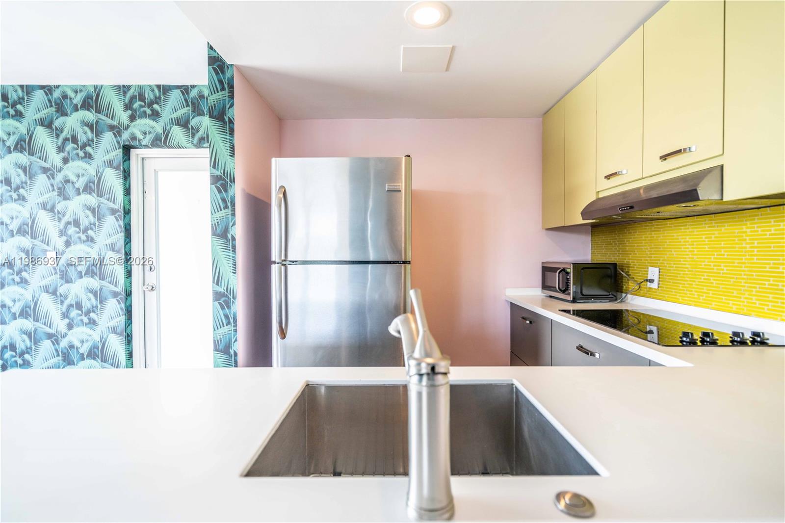 TOWER EAST INCORPORATED C - Residential Lease