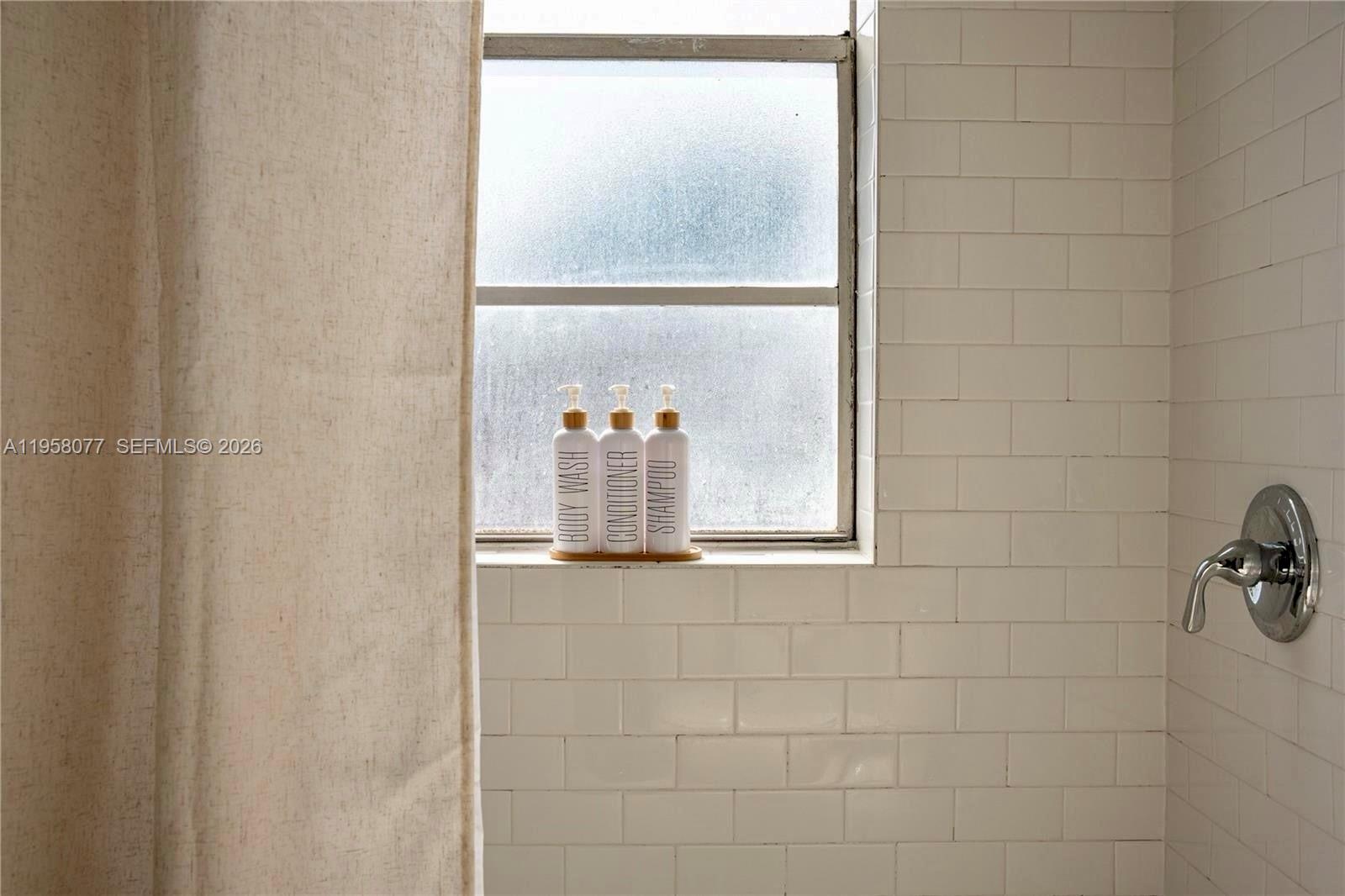 LAWRENCE ESTATE EAST ADDN - Residential Lease