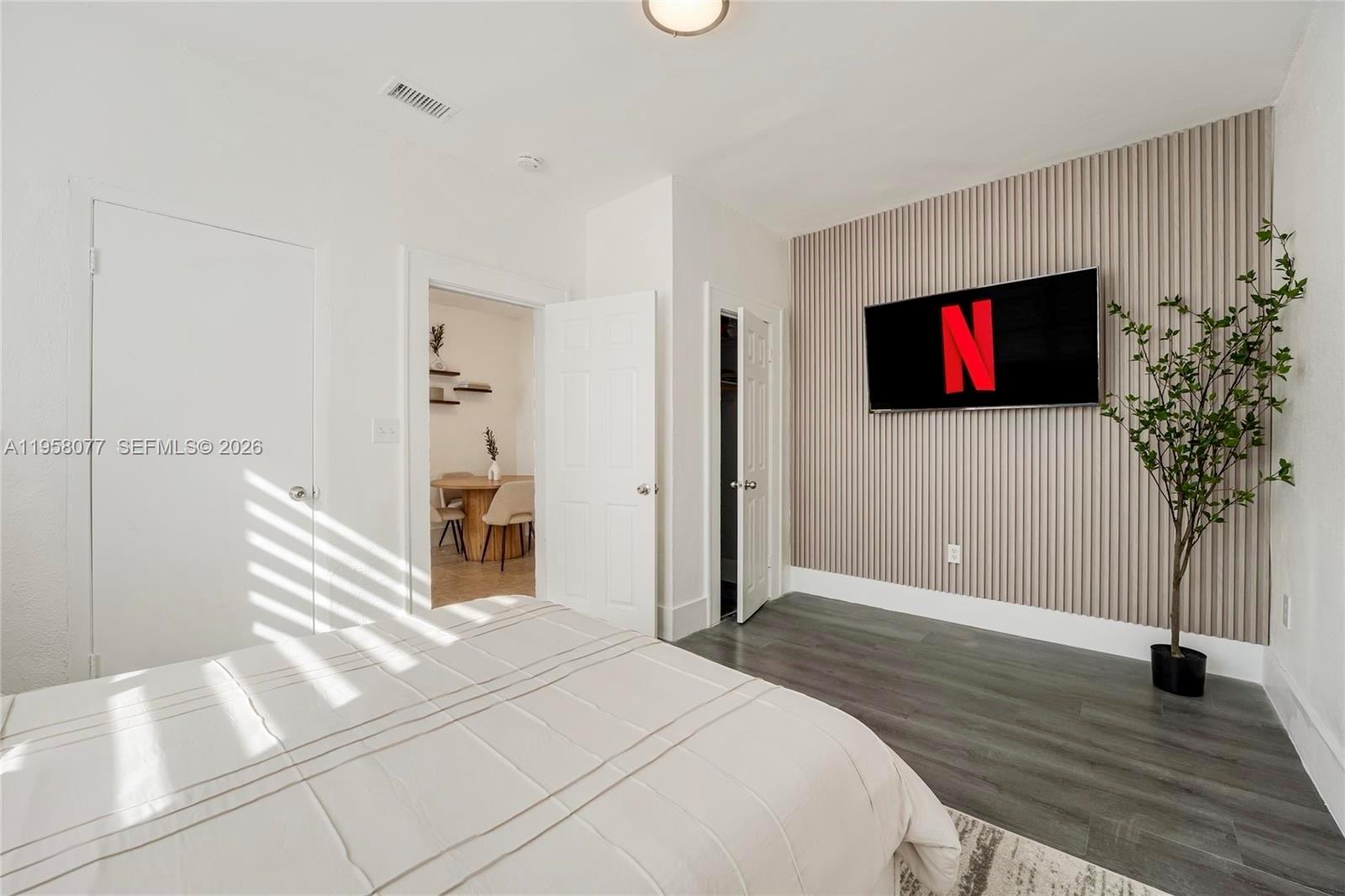 LAWRENCE ESTATE EAST ADDN - Residential Lease