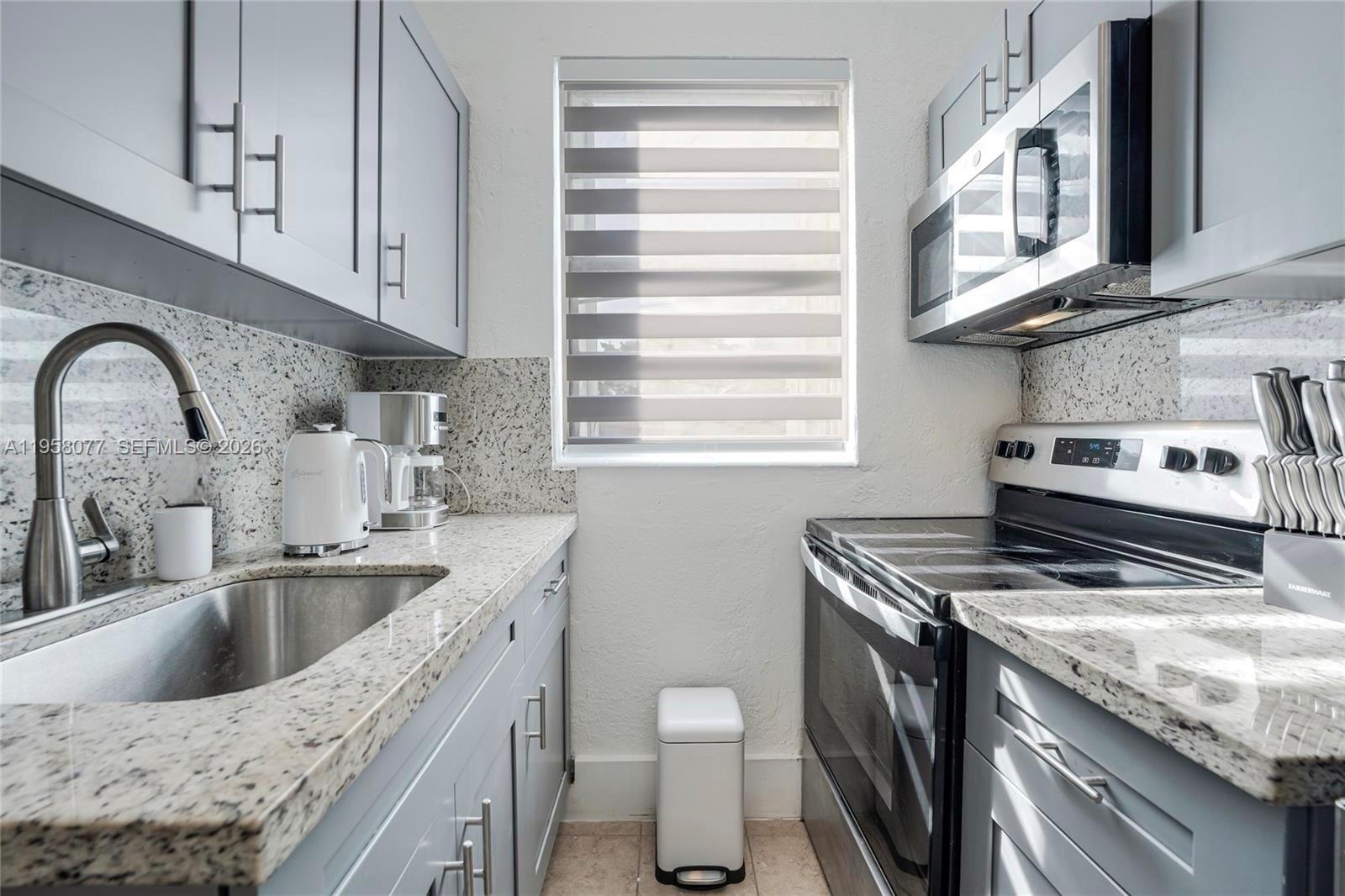 LAWRENCE ESTATE EAST ADDN - Residential Lease