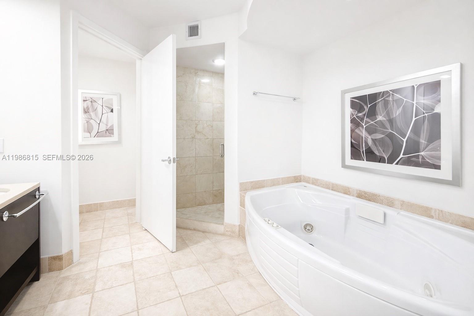 TRUMP ROYALE CONDO - Residential Lease