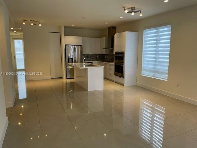 LANDMARK AT DORAL CONDO 2 - Residential Lease