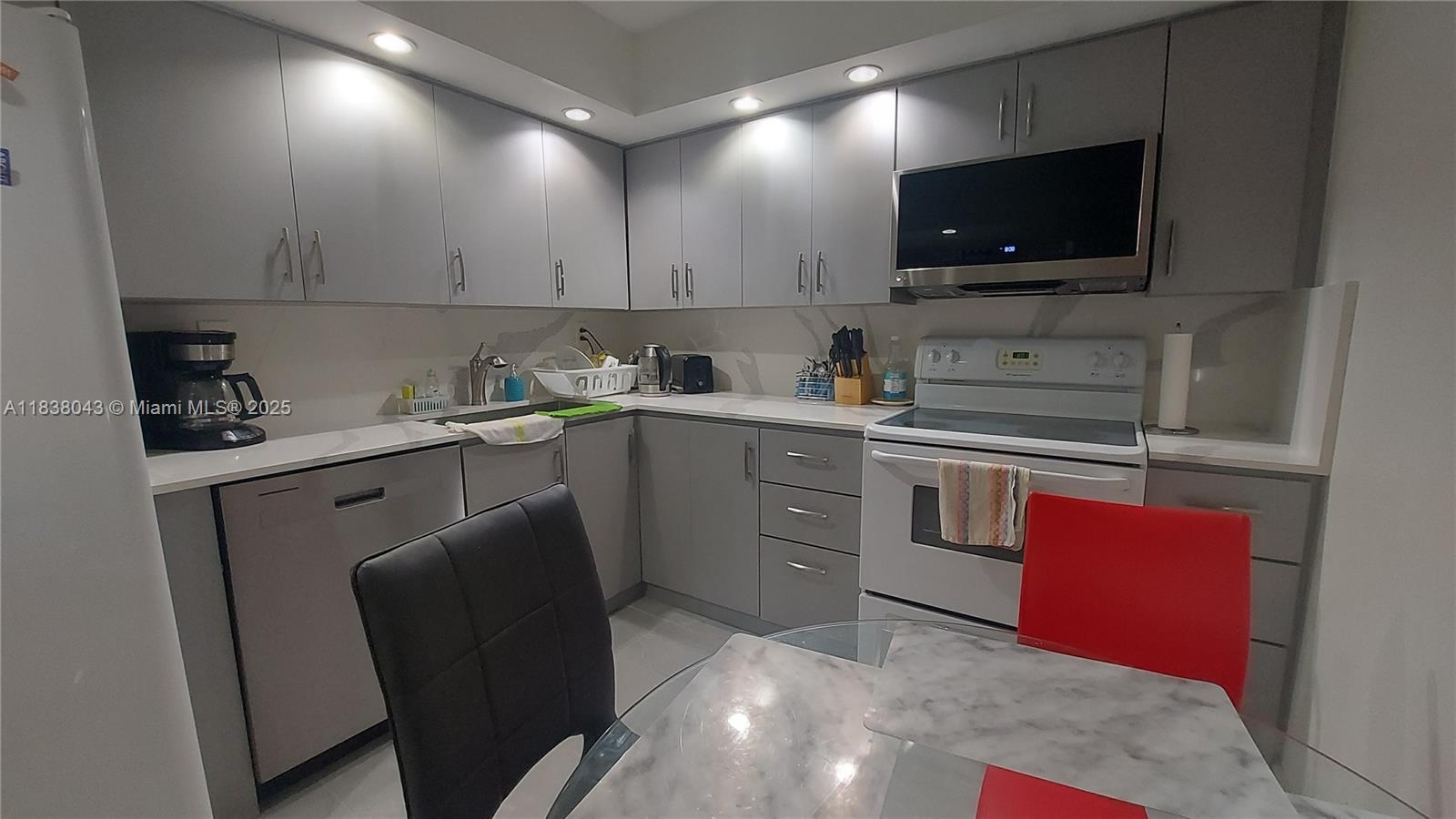 851 Three Islands Blvd 303