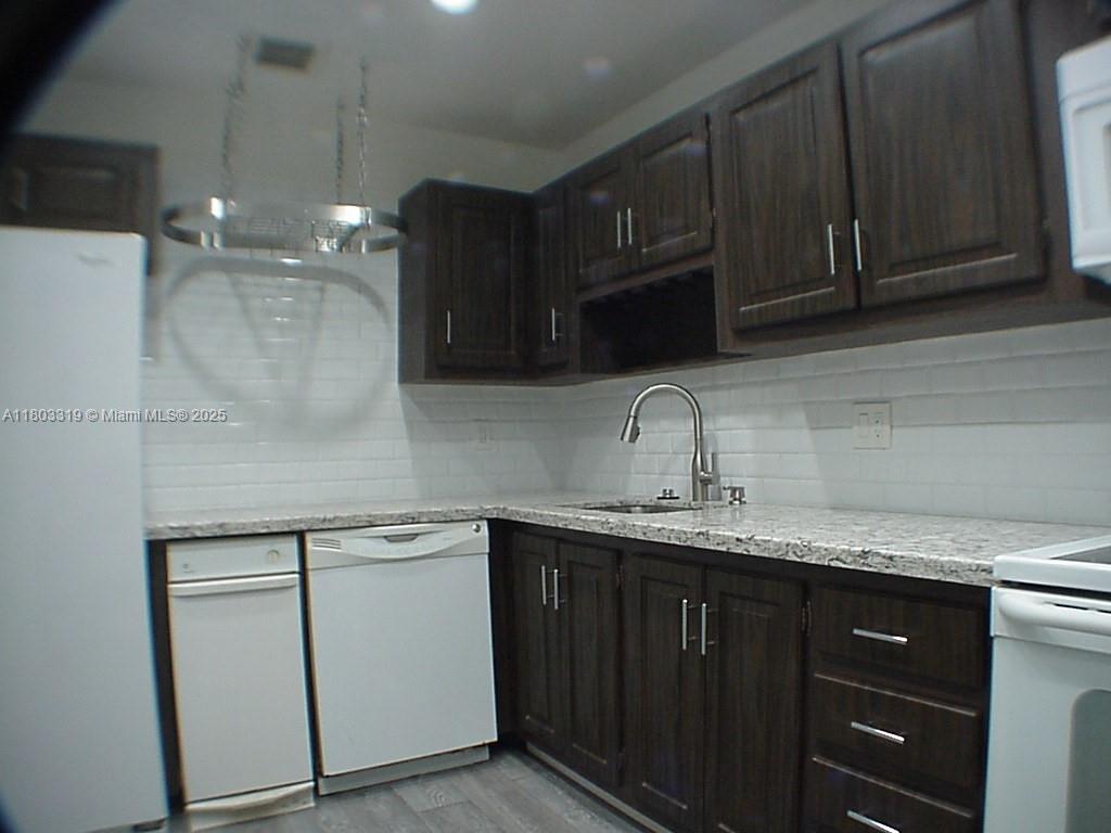 3823 Estepona Ave 11A2