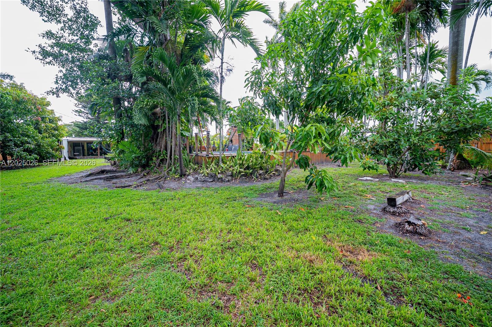 COUNTRY CLUB ESTATES SEC - Residential