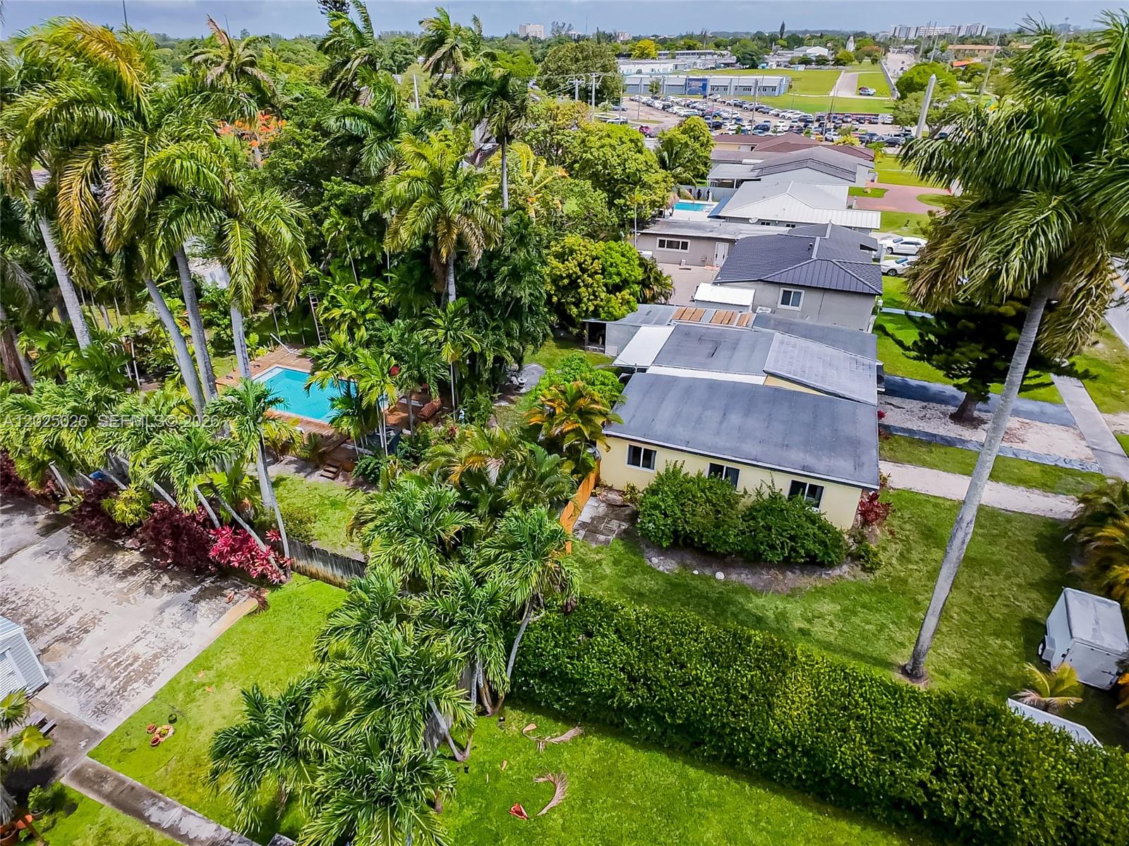 COUNTRY CLUB ESTATES SEC - Residential