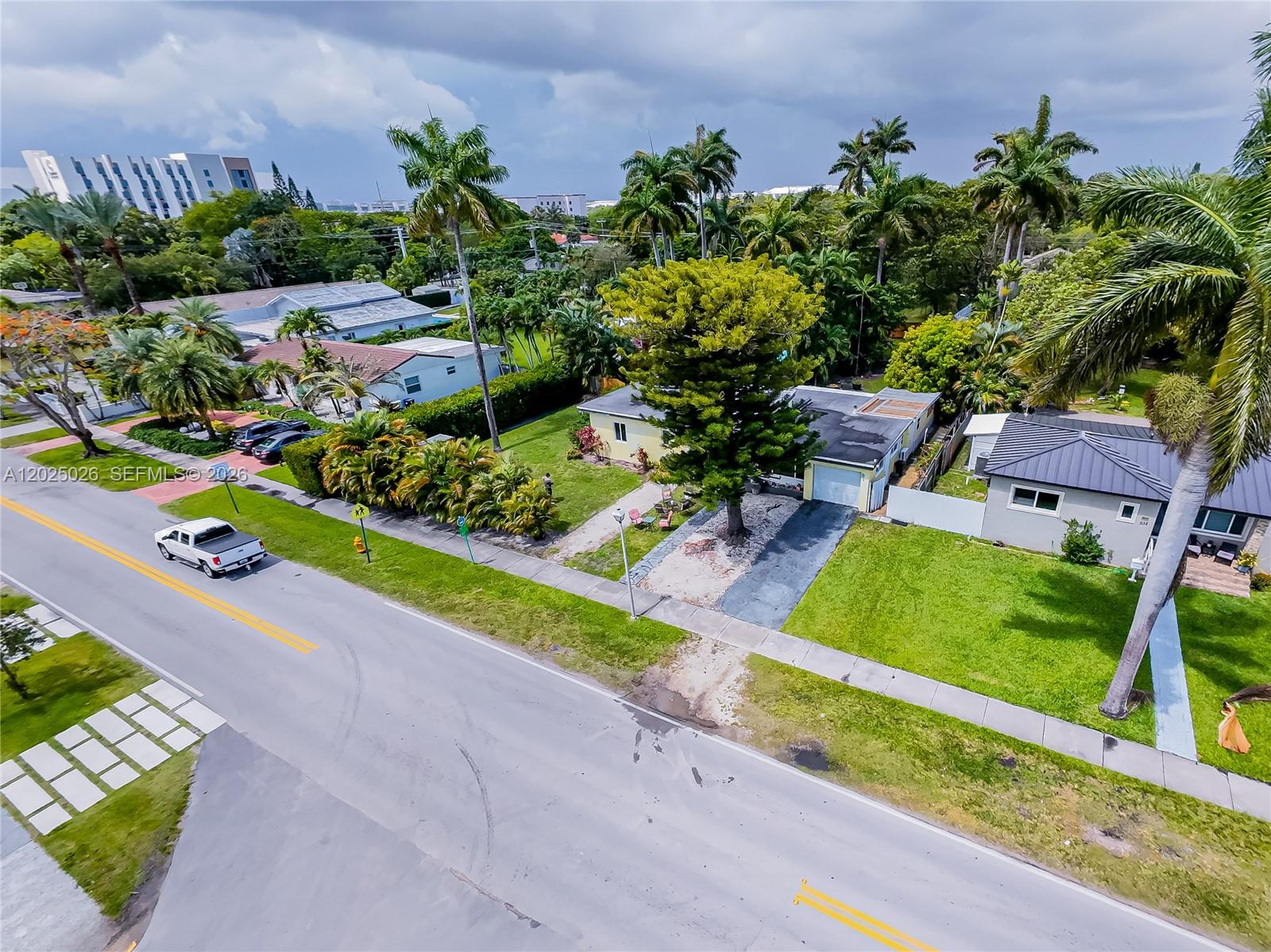 COUNTRY CLUB ESTATES SEC - Residential