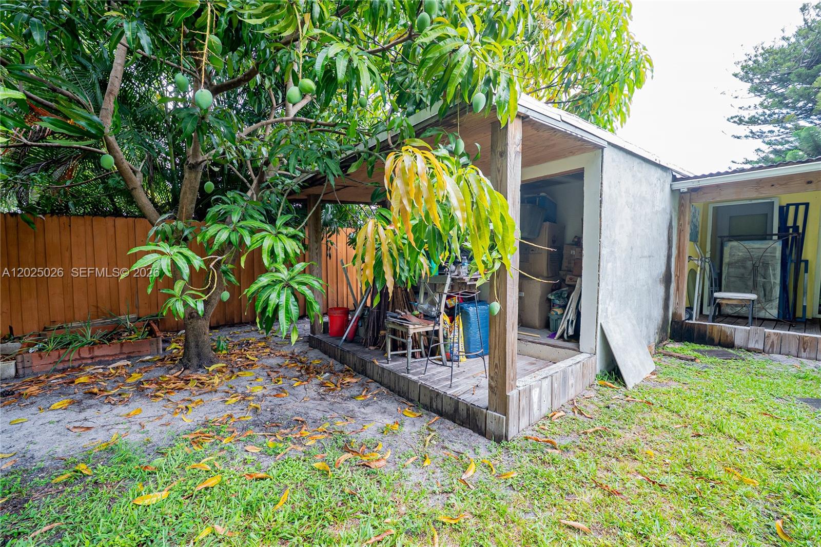 COUNTRY CLUB ESTATES SEC - Residential