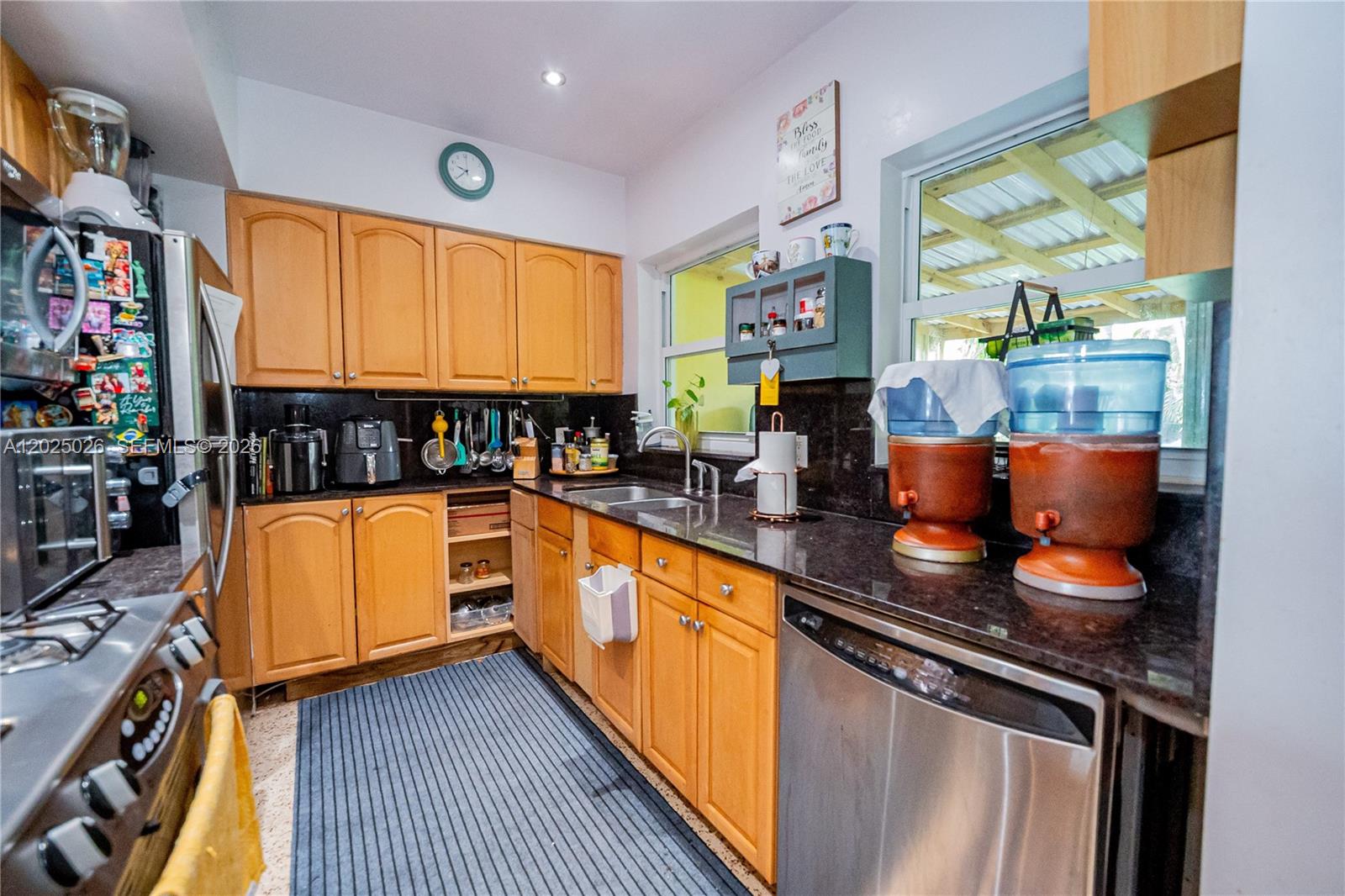 COUNTRY CLUB ESTATES SEC - Residential