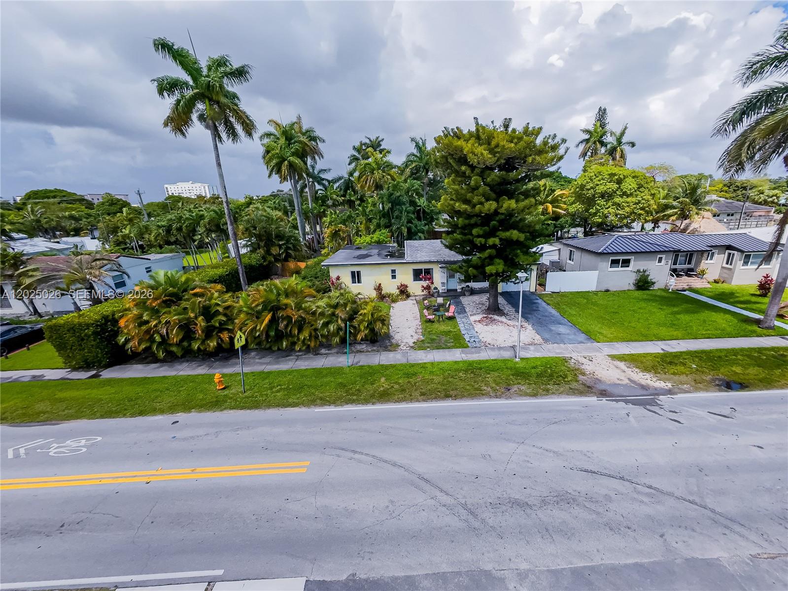 COUNTRY CLUB ESTATES SEC - Residential