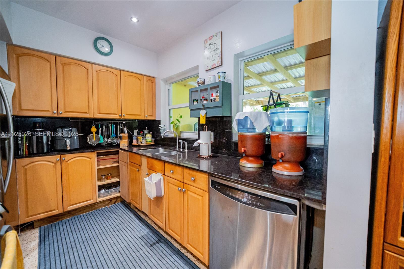 COUNTRY CLUB ESTATES SEC - Residential