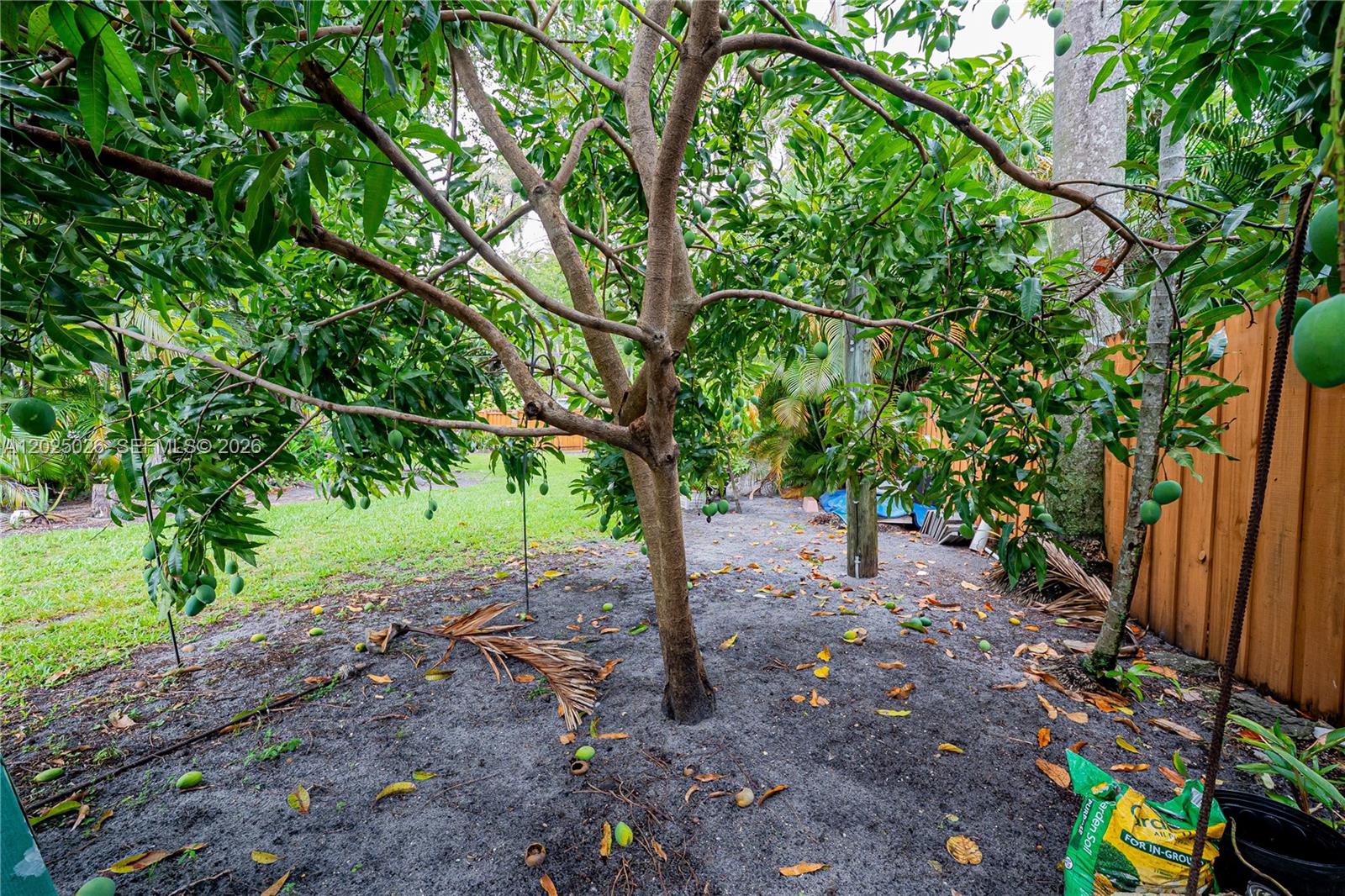 COUNTRY CLUB ESTATES SEC - Residential