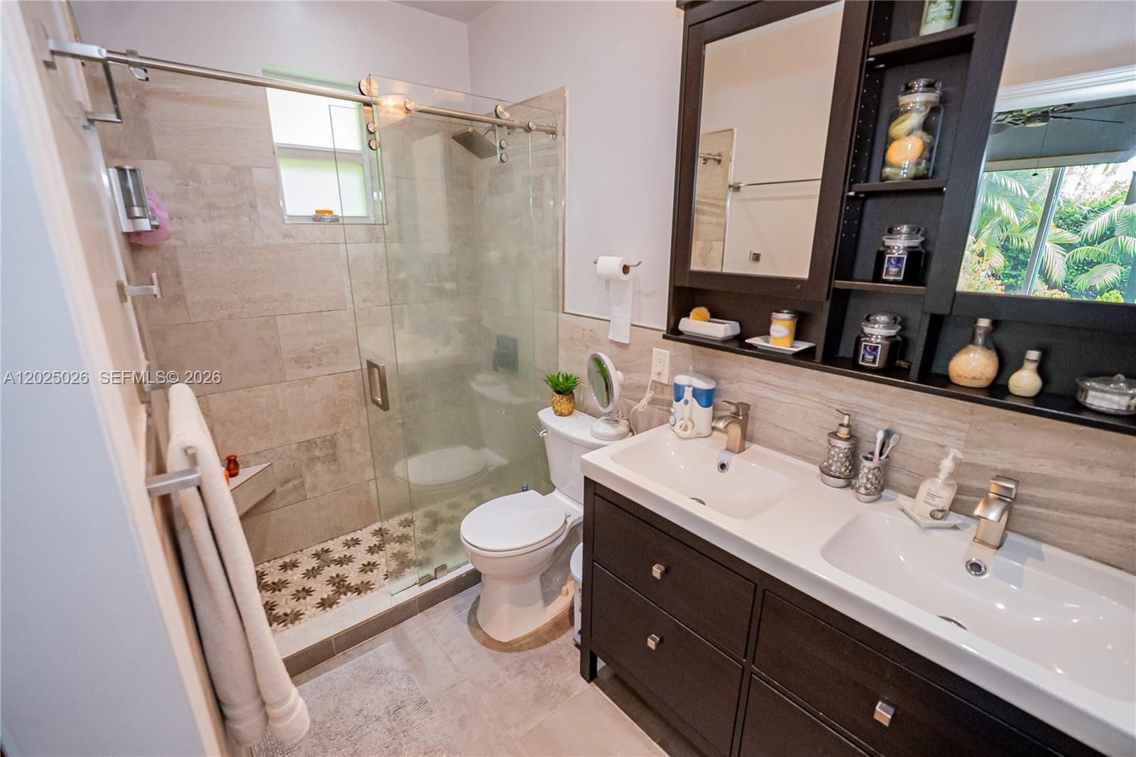 COUNTRY CLUB ESTATES SEC - Residential