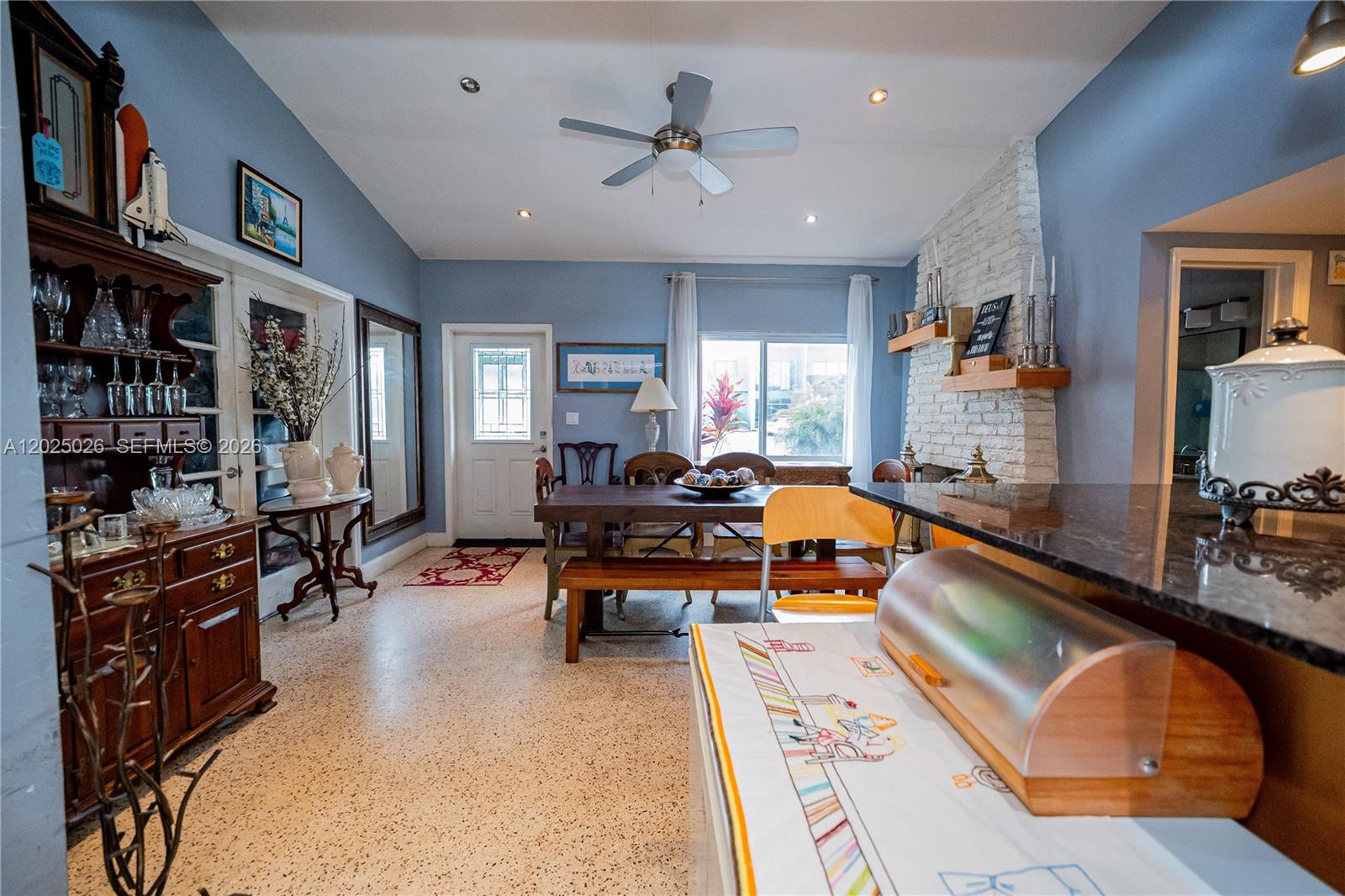COUNTRY CLUB ESTATES SEC - Residential